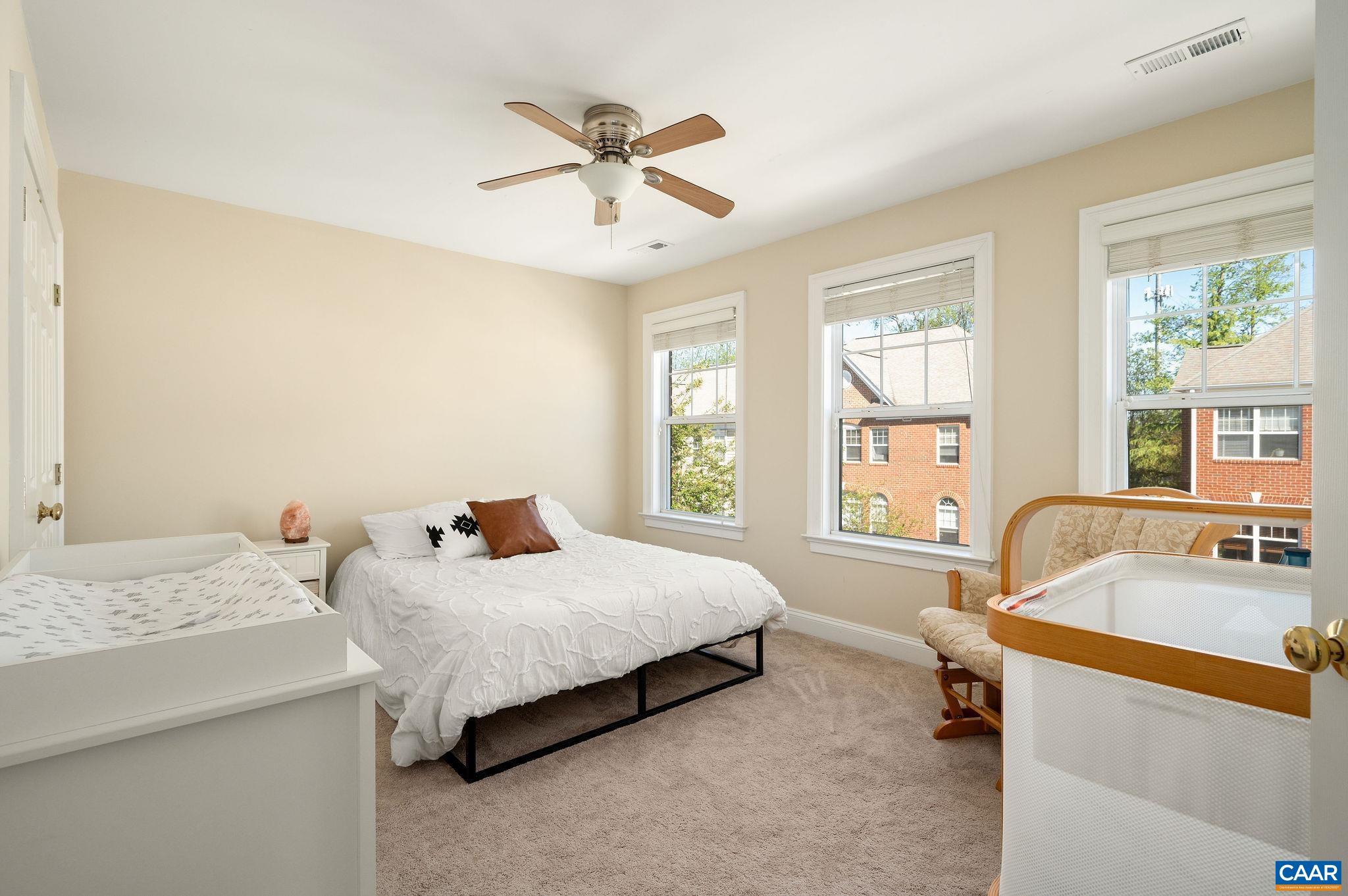 1003 GLENWOOD STATION LN