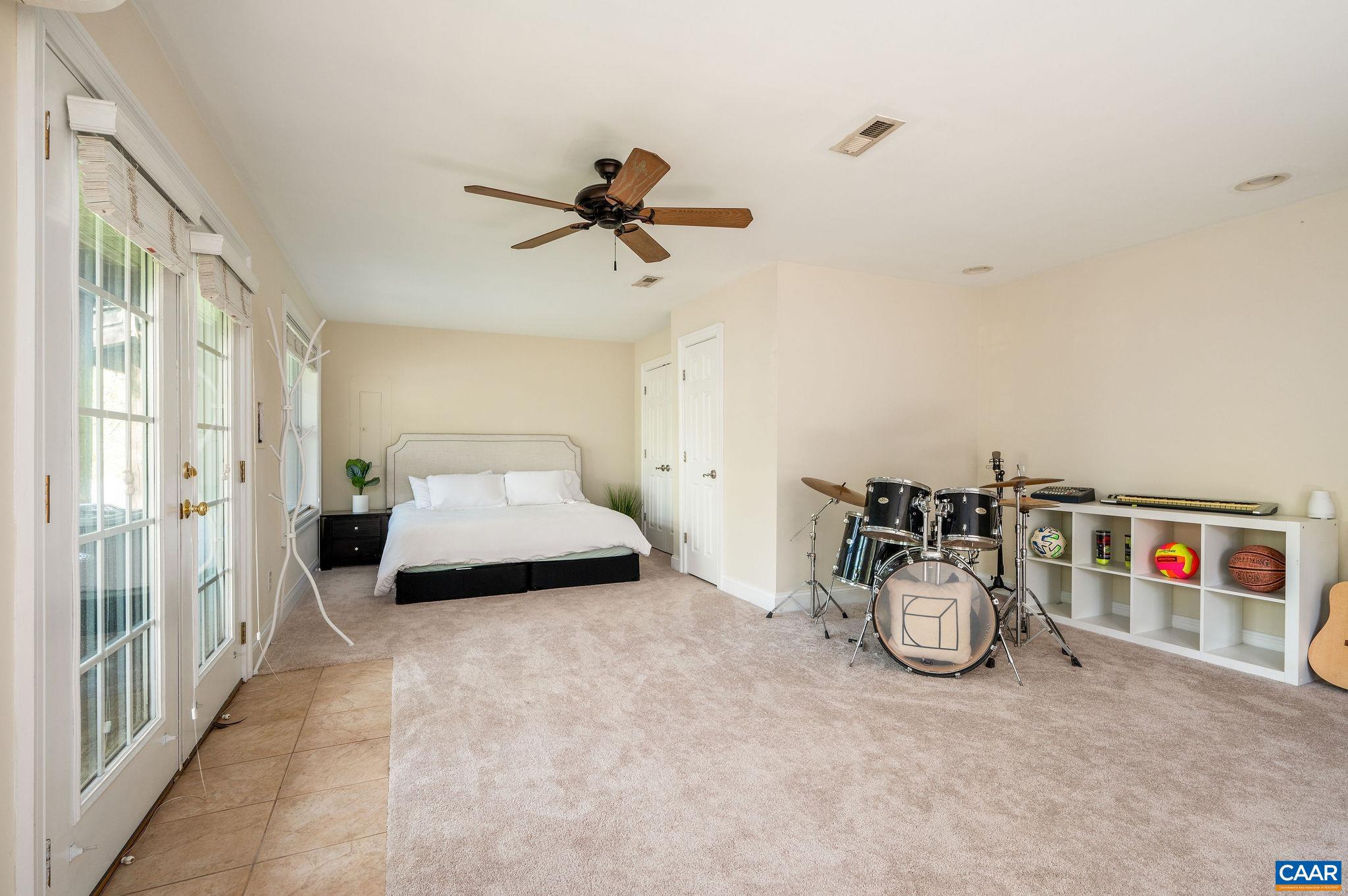 1003 GLENWOOD STATION LN