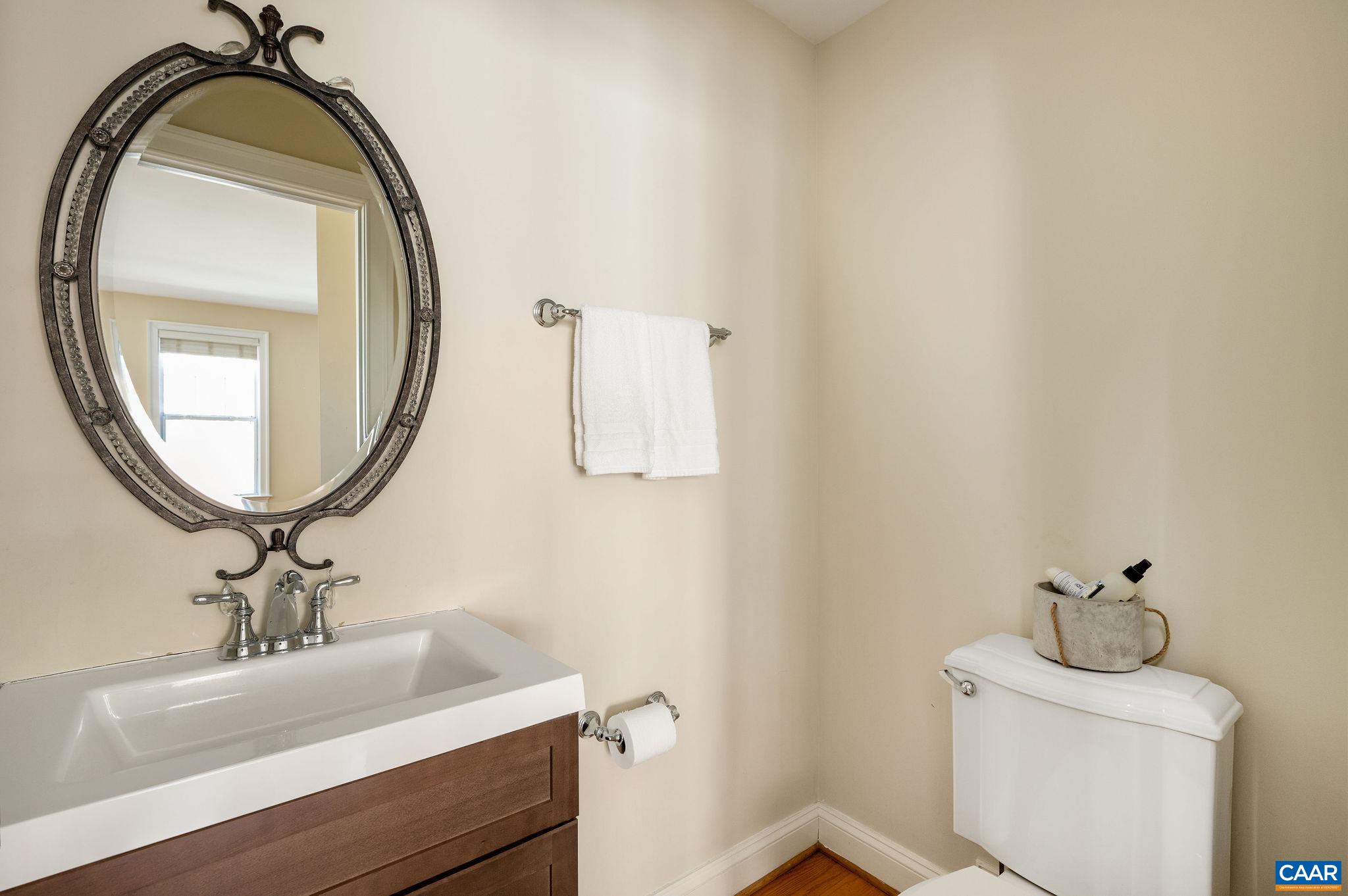 1003 GLENWOOD STATION LN