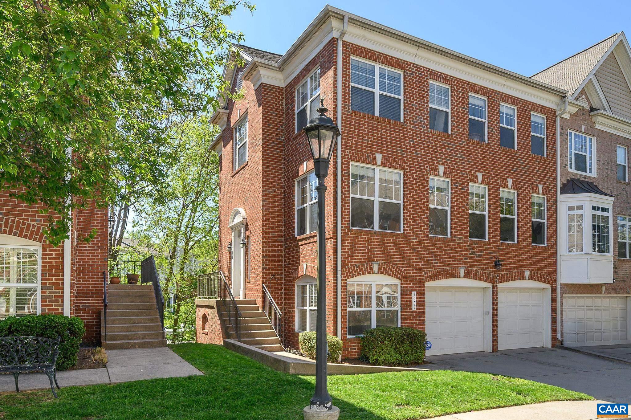 1003 GLENWOOD STATION LN