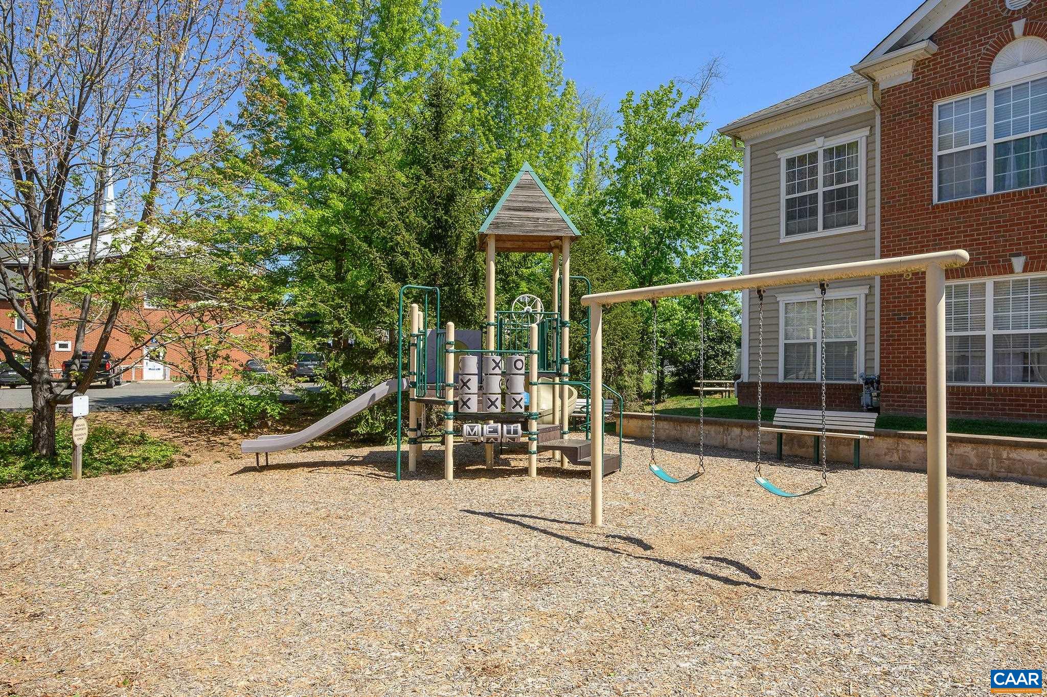 1003 GLENWOOD STATION LN