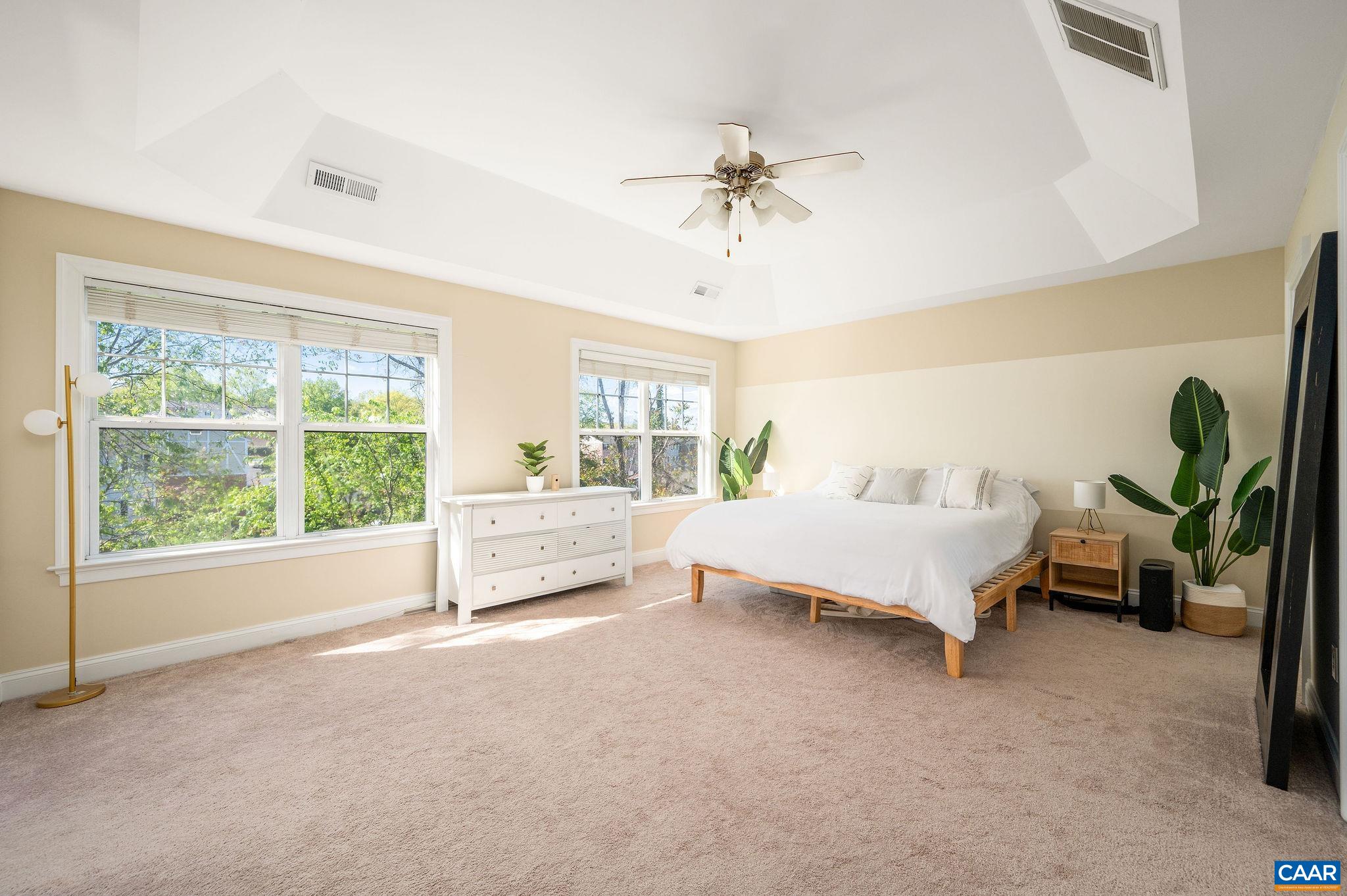 1003 GLENWOOD STATION LN