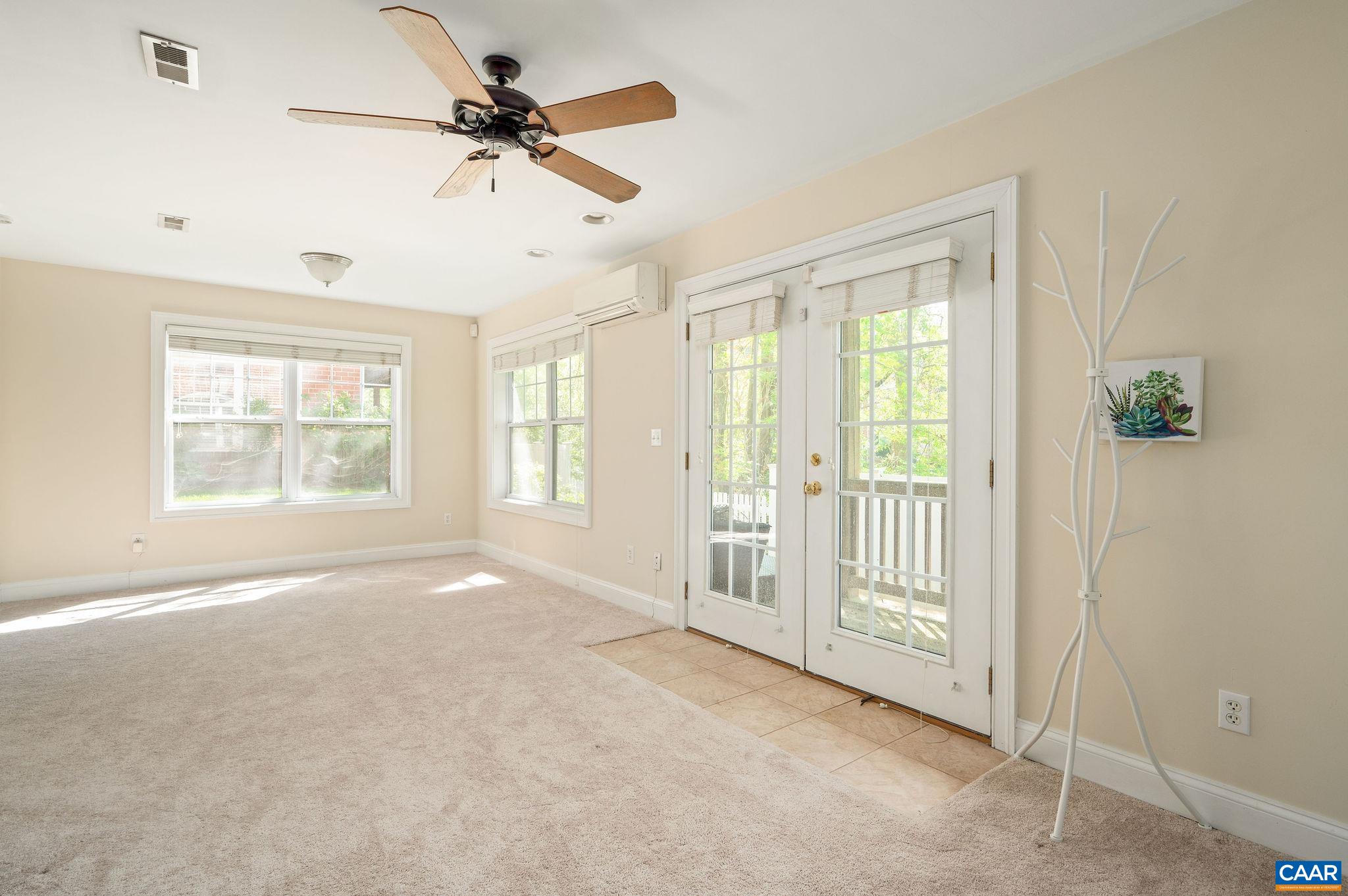 1003 GLENWOOD STATION LN