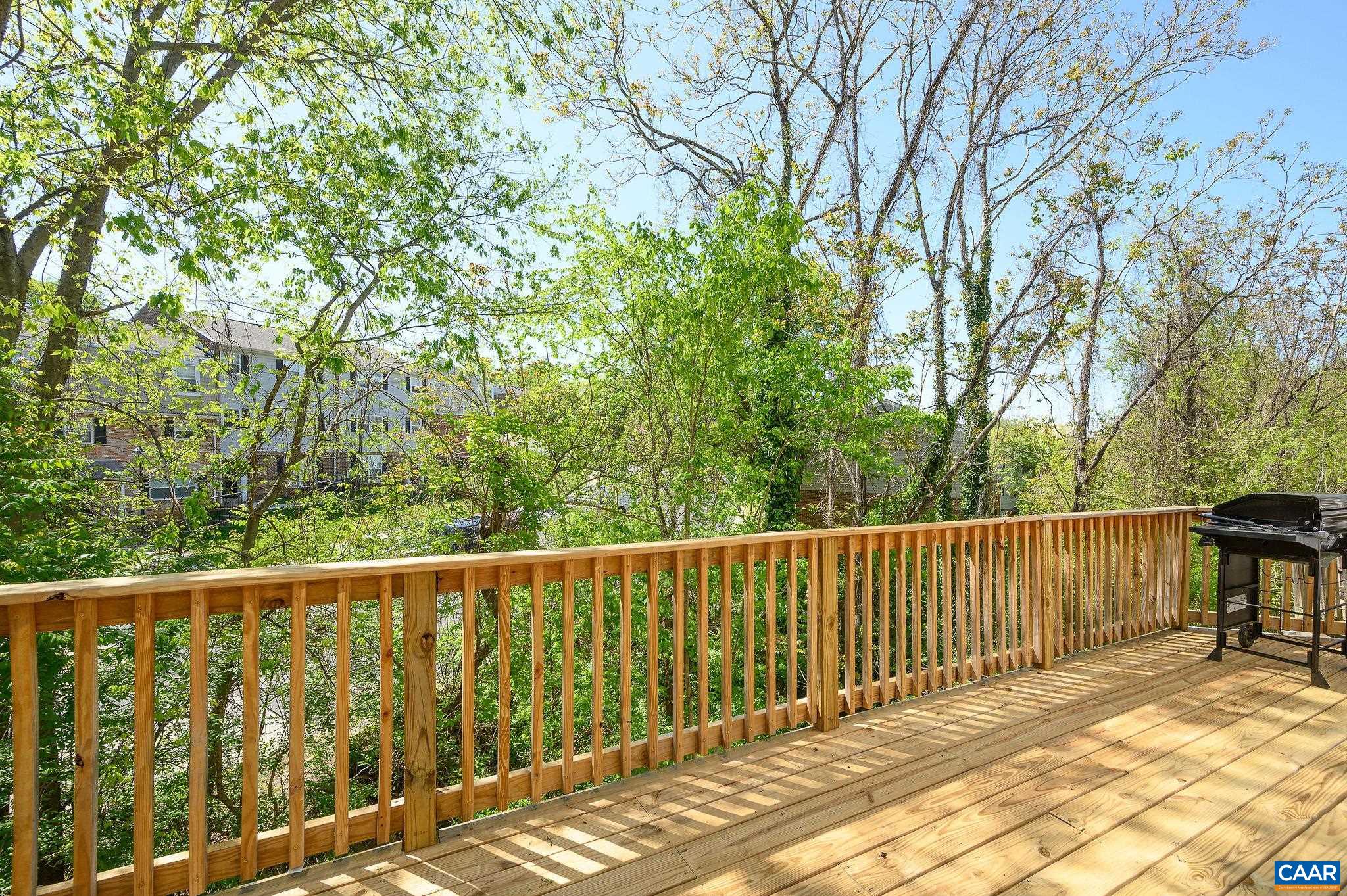 1003 GLENWOOD STATION LN