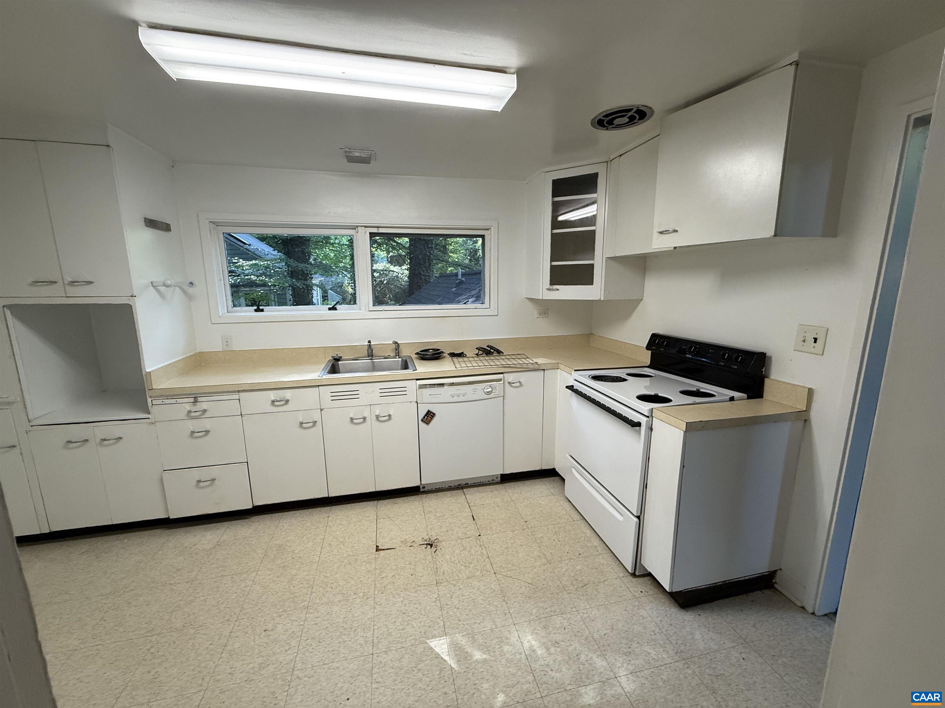 536 VALLEY RD