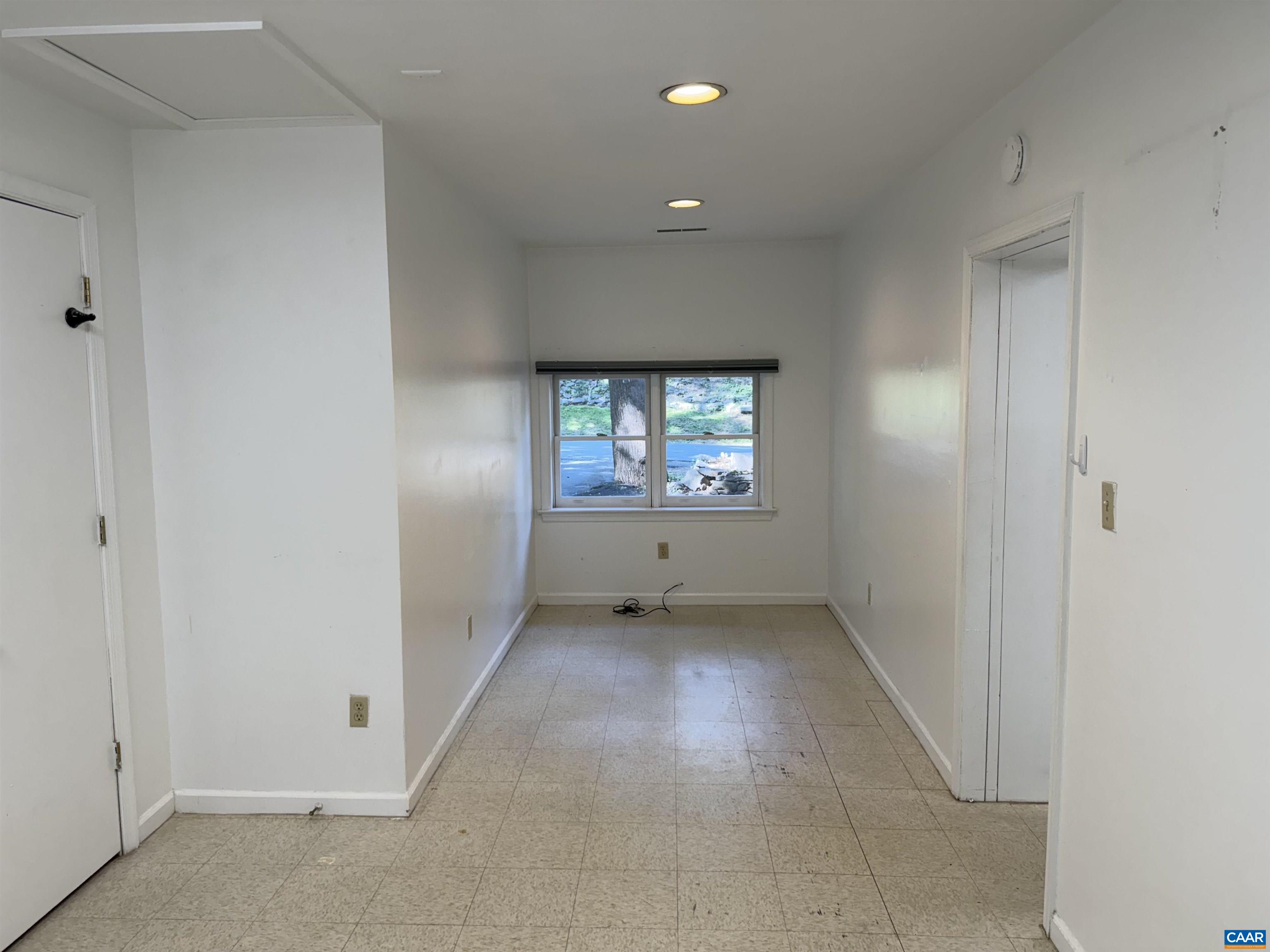 536 VALLEY RD