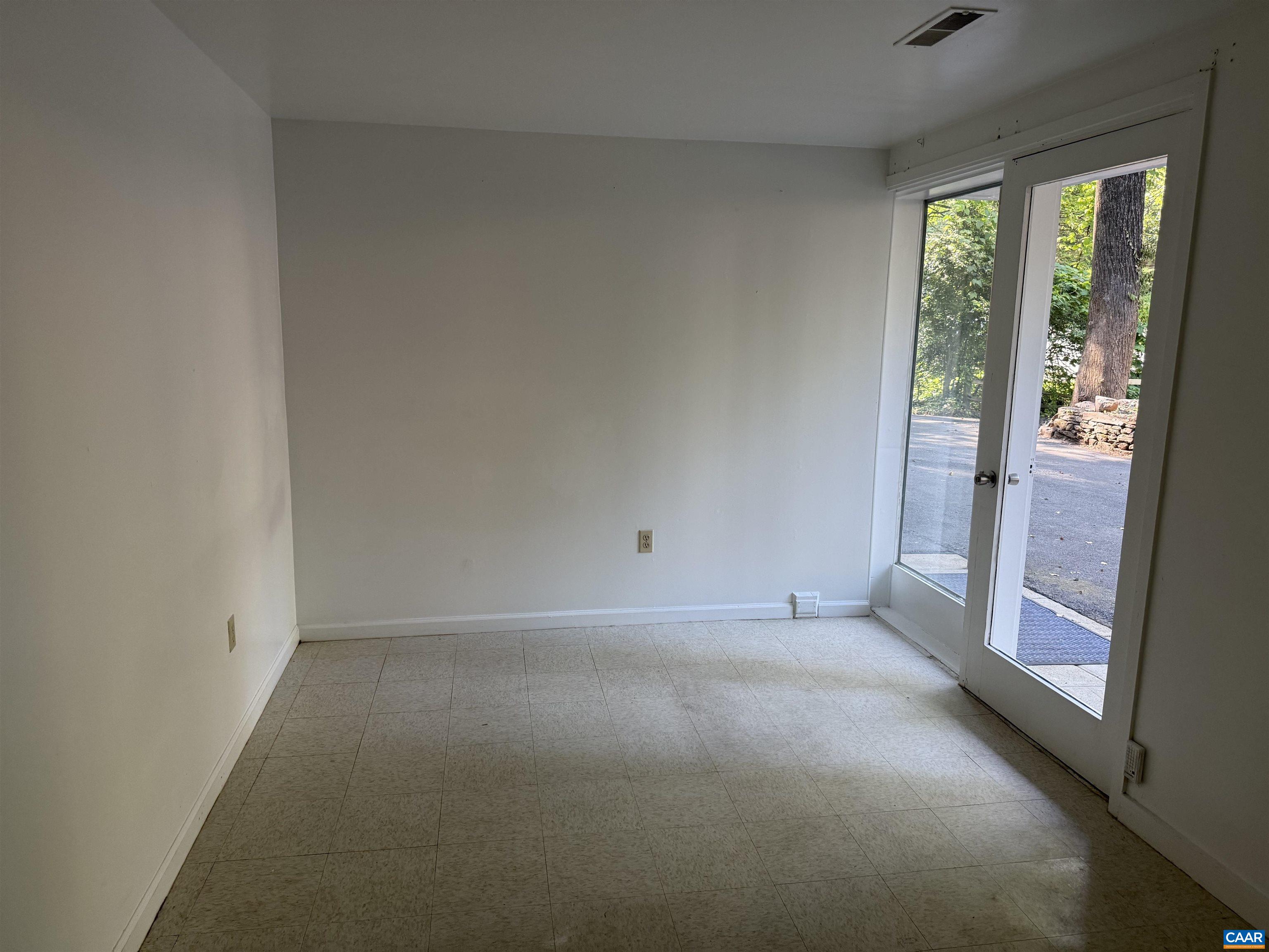 536 VALLEY RD