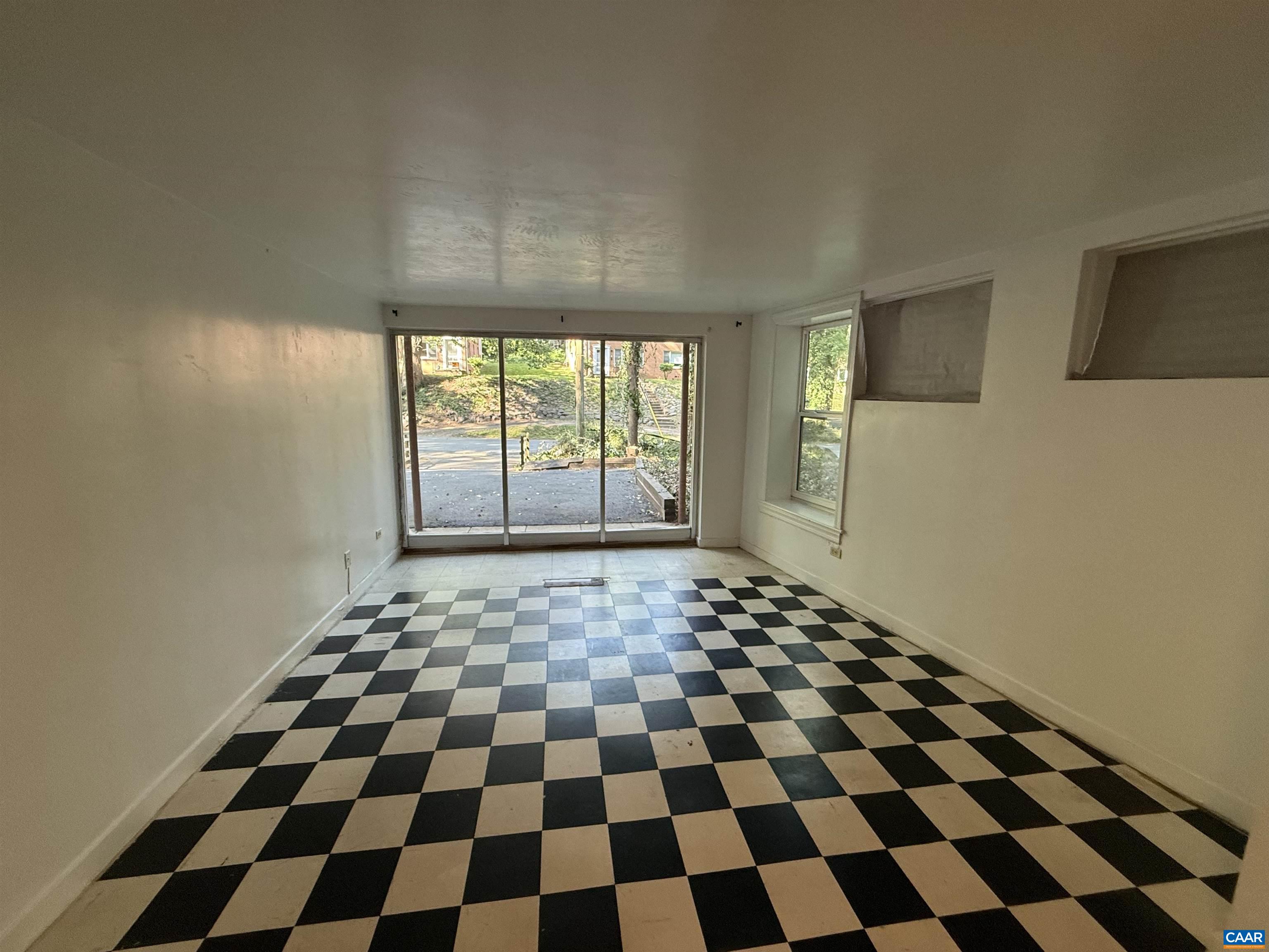 536 VALLEY RD