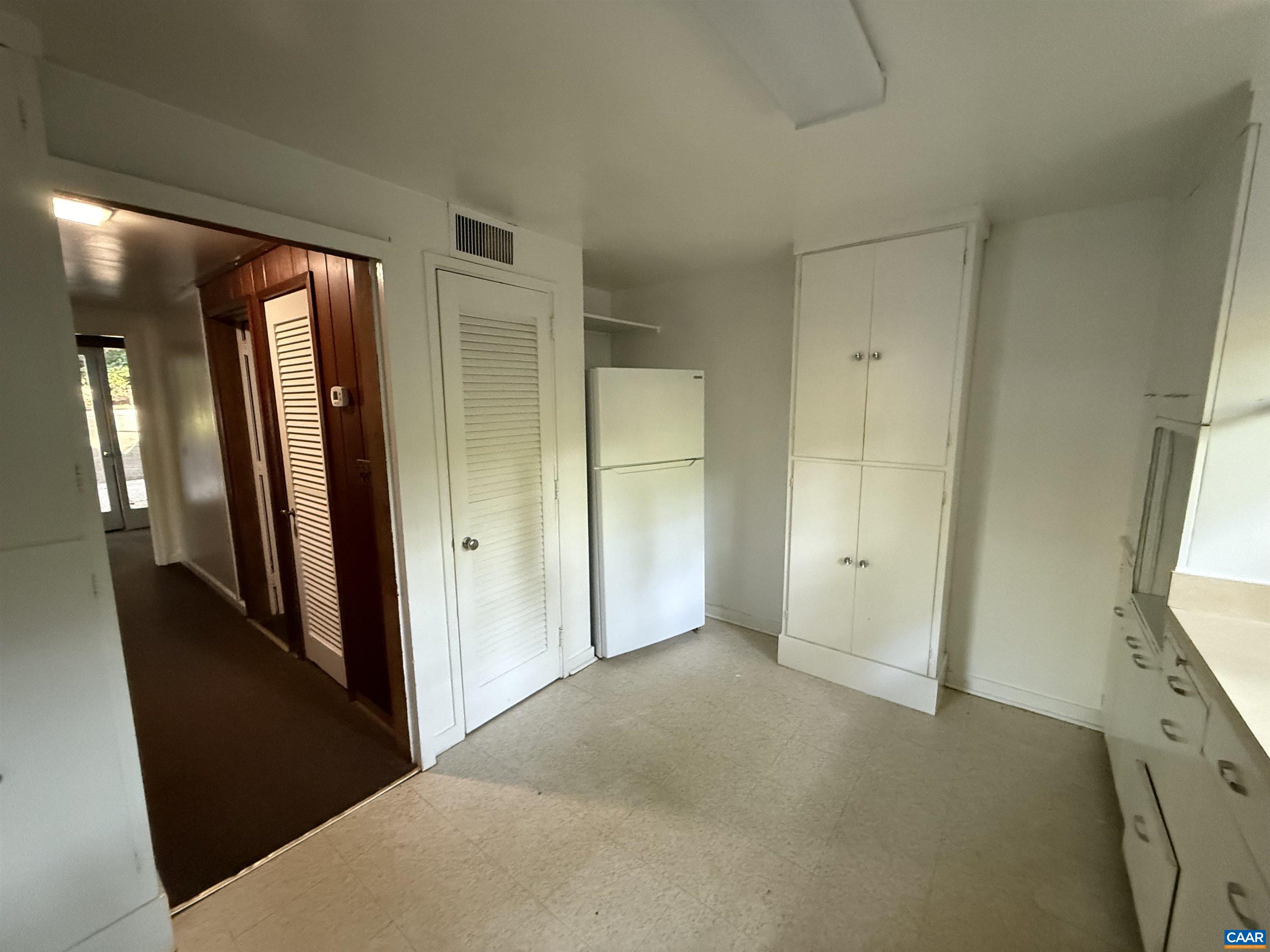 536 VALLEY RD