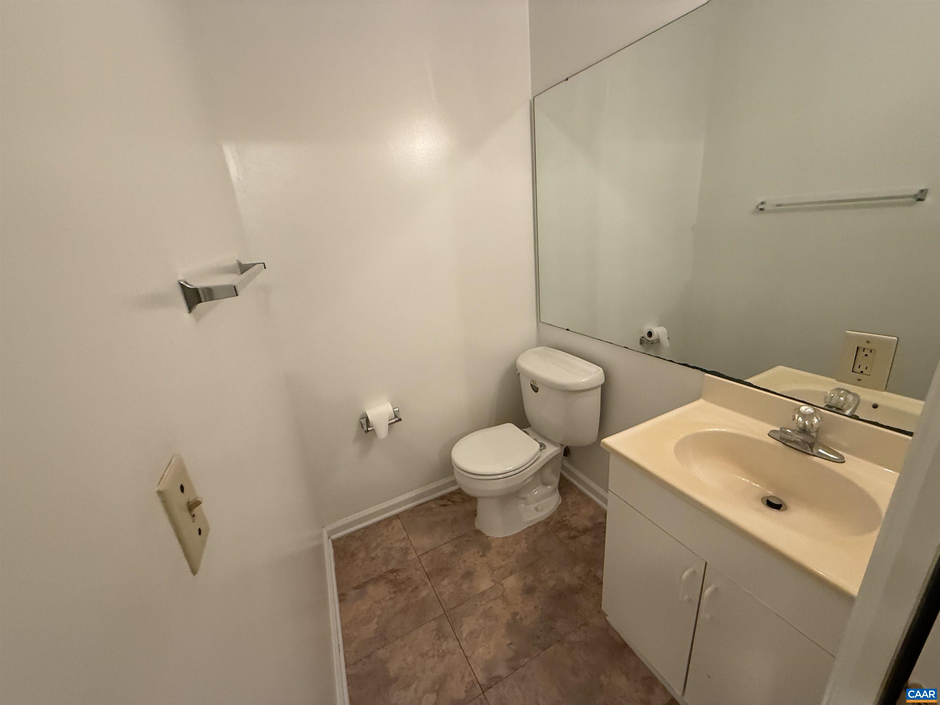 536 VALLEY RD