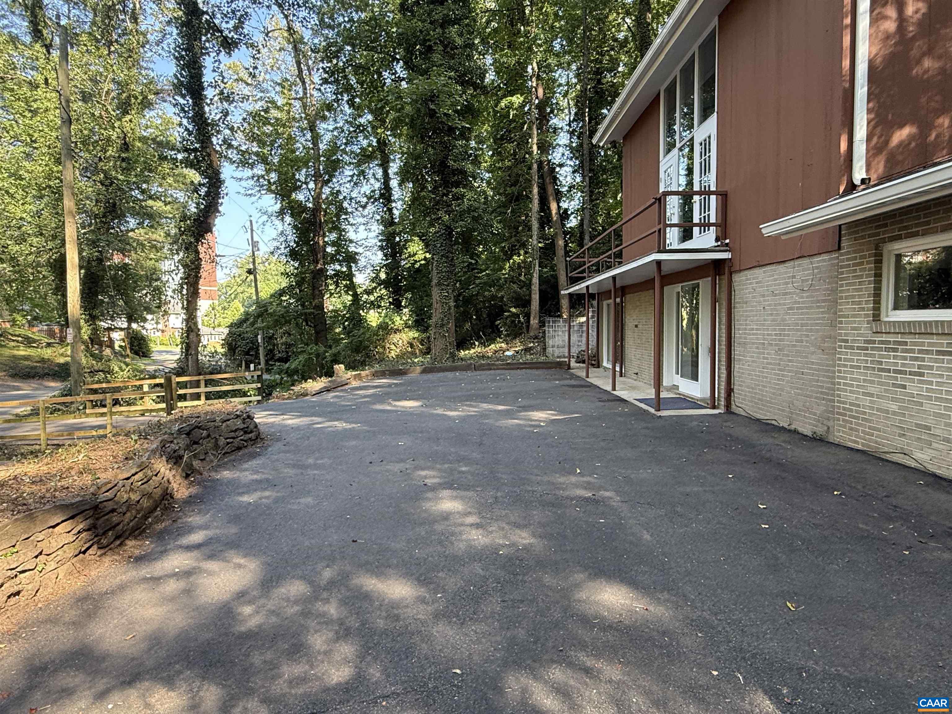 536 VALLEY RD