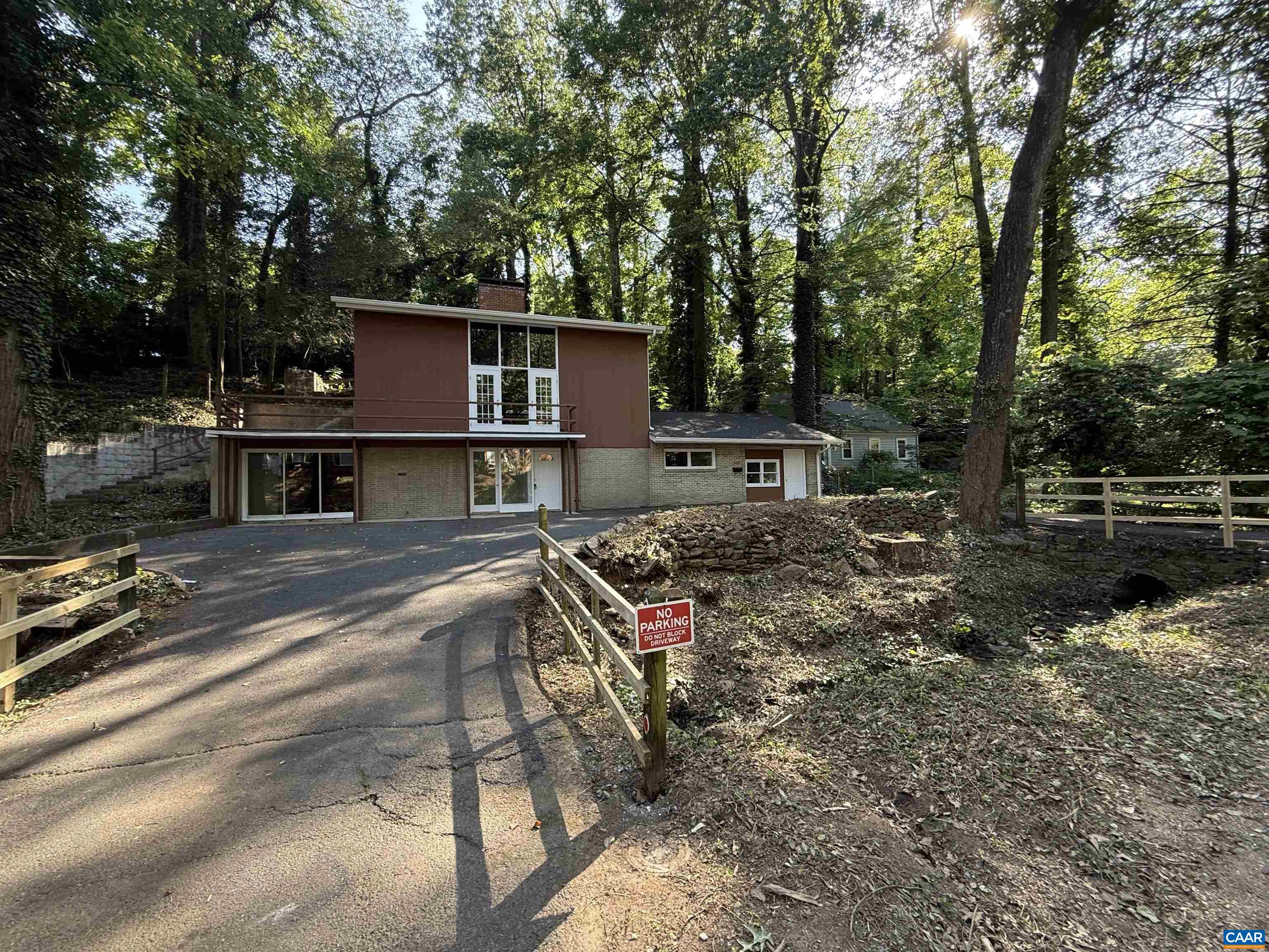 536 VALLEY RD
