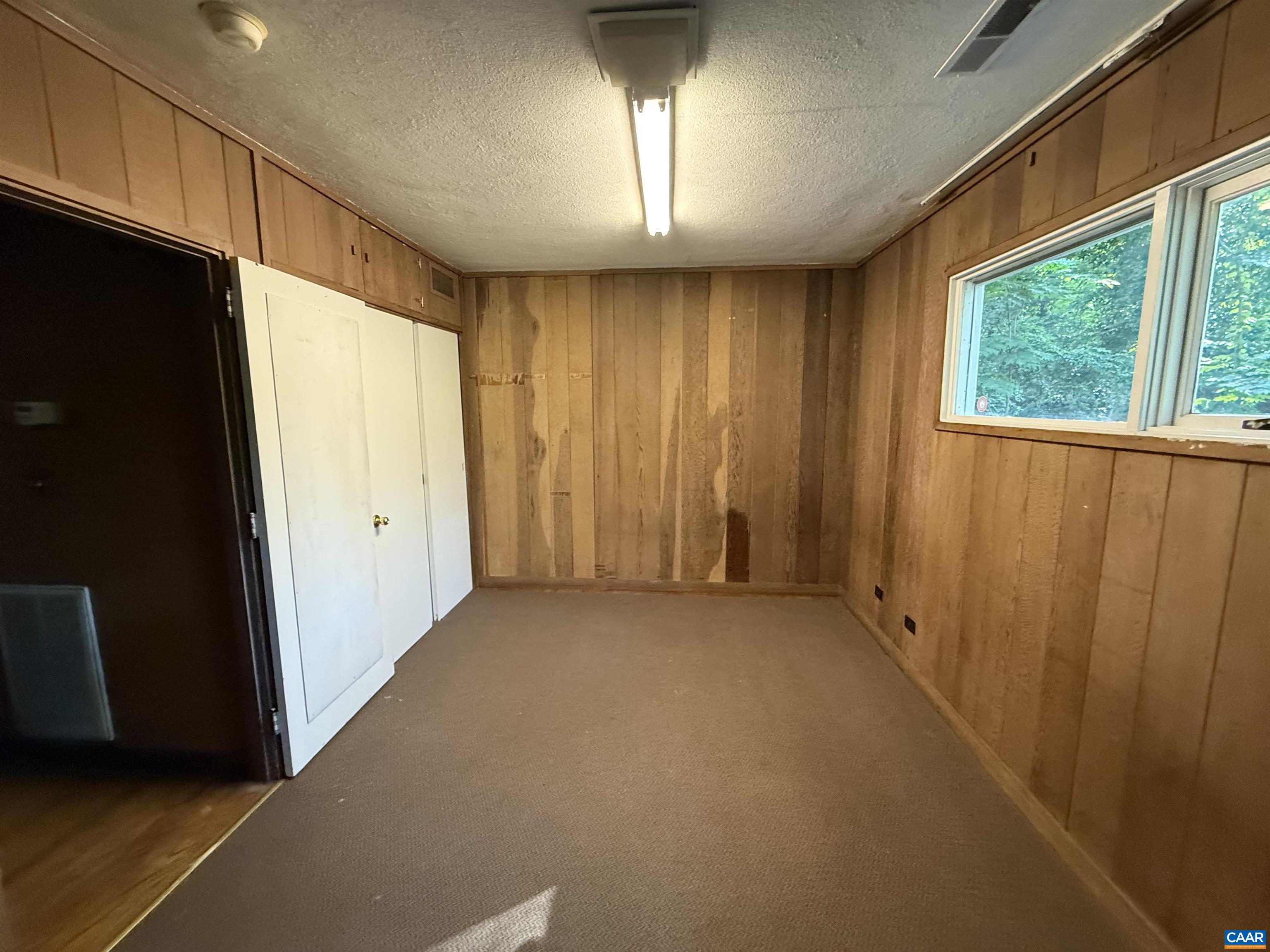536 VALLEY RD