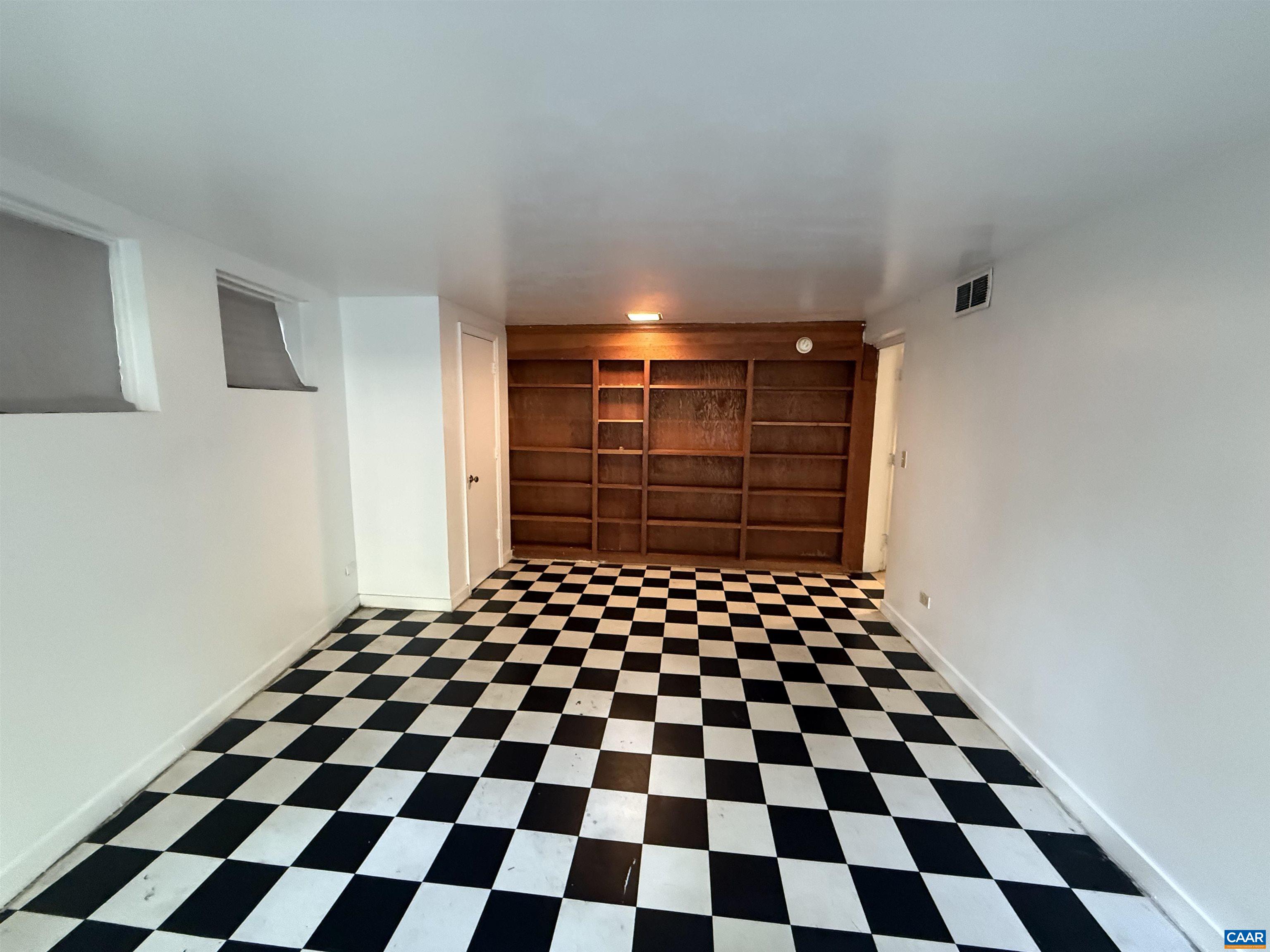 536 VALLEY RD