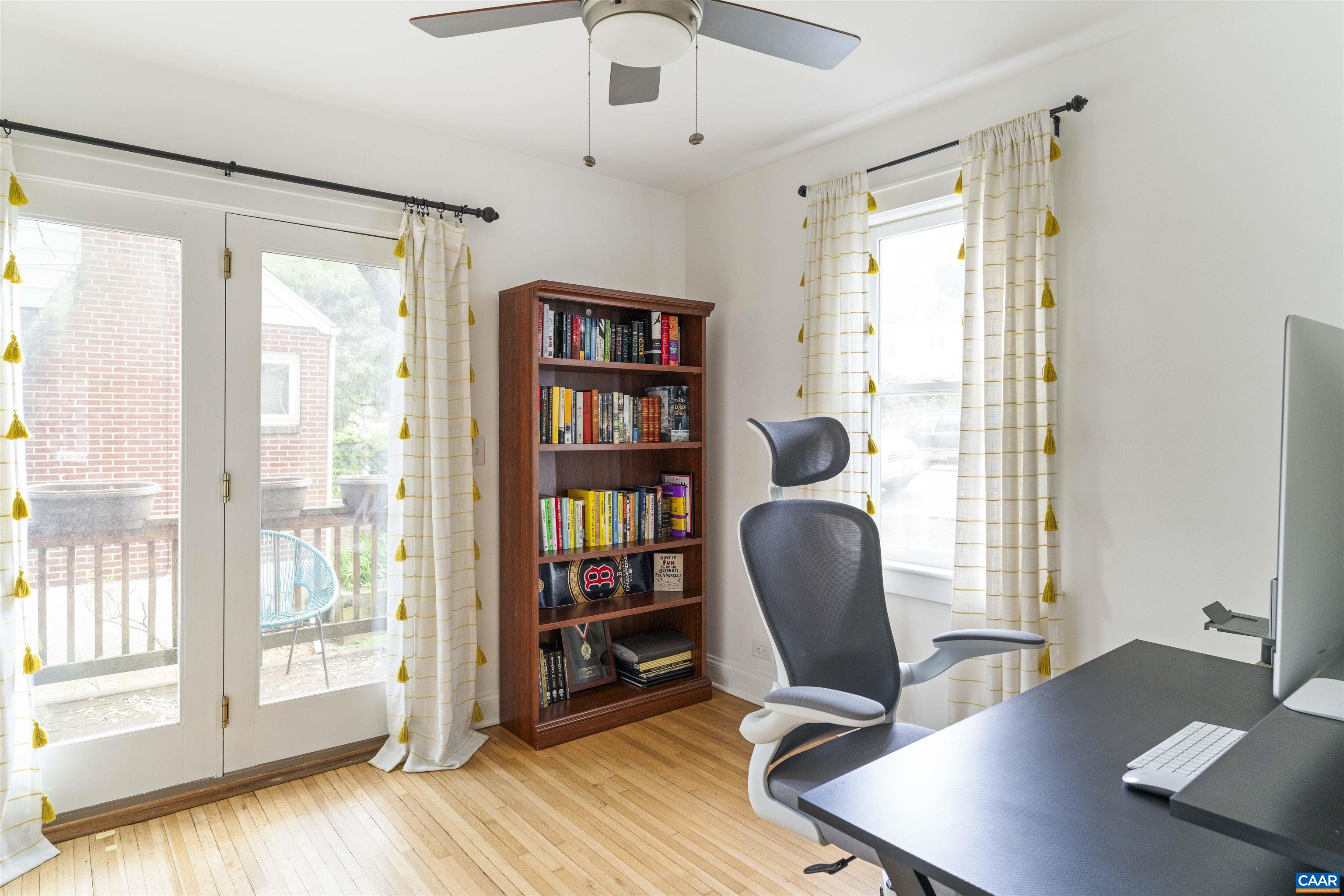 738 LEXINGTON AVE
