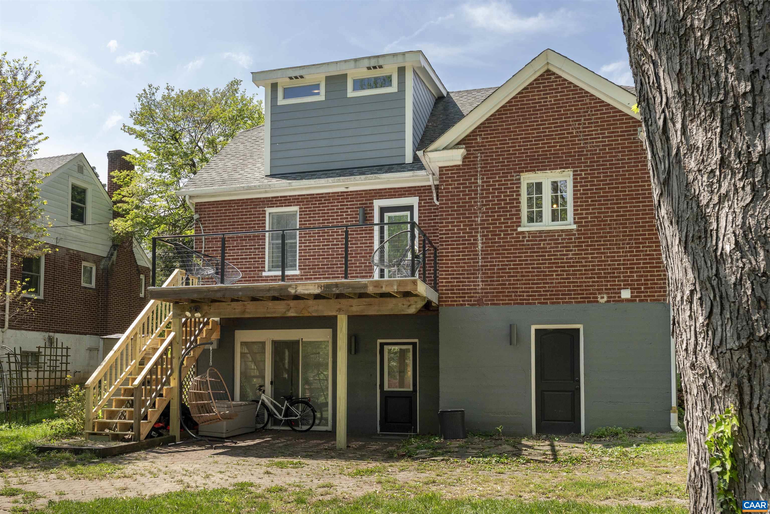 738 LEXINGTON AVE