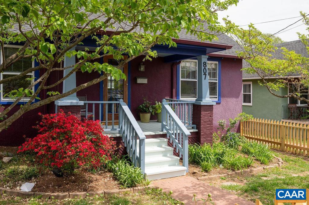 807 ELLIOTT AVE