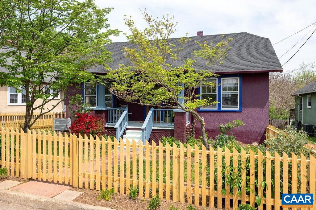807 ELLIOTT AVE