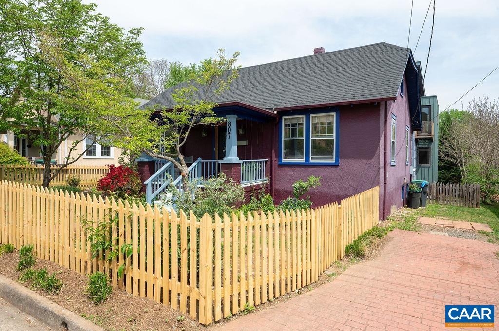 807 ELLIOTT AVE