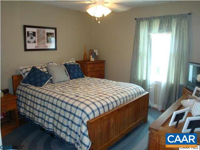 2420 BARRACKS PL Unit: 3