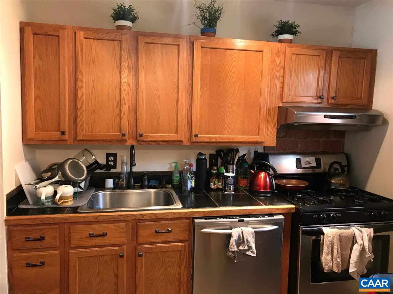 2420 BARRACKS PL Unit: 3