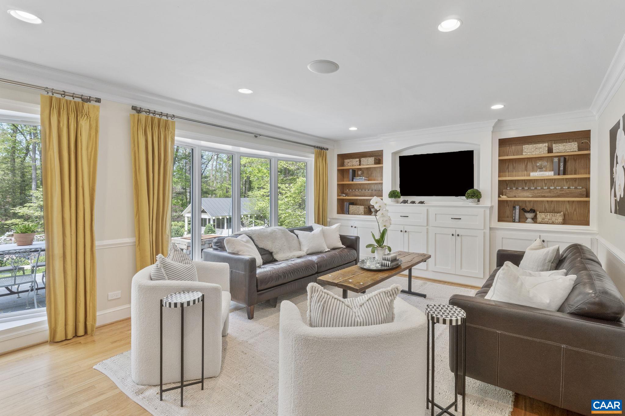 872 FLORDON DR