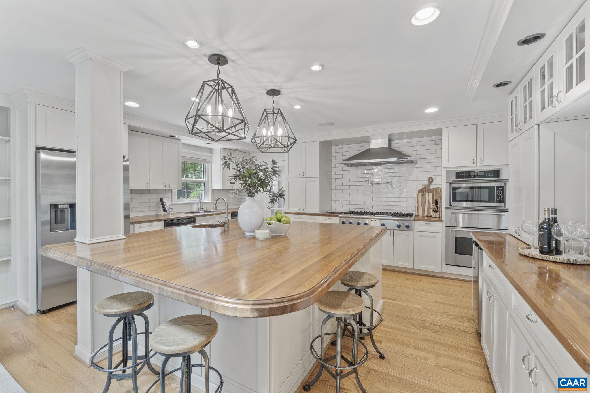 872 FLORDON DR