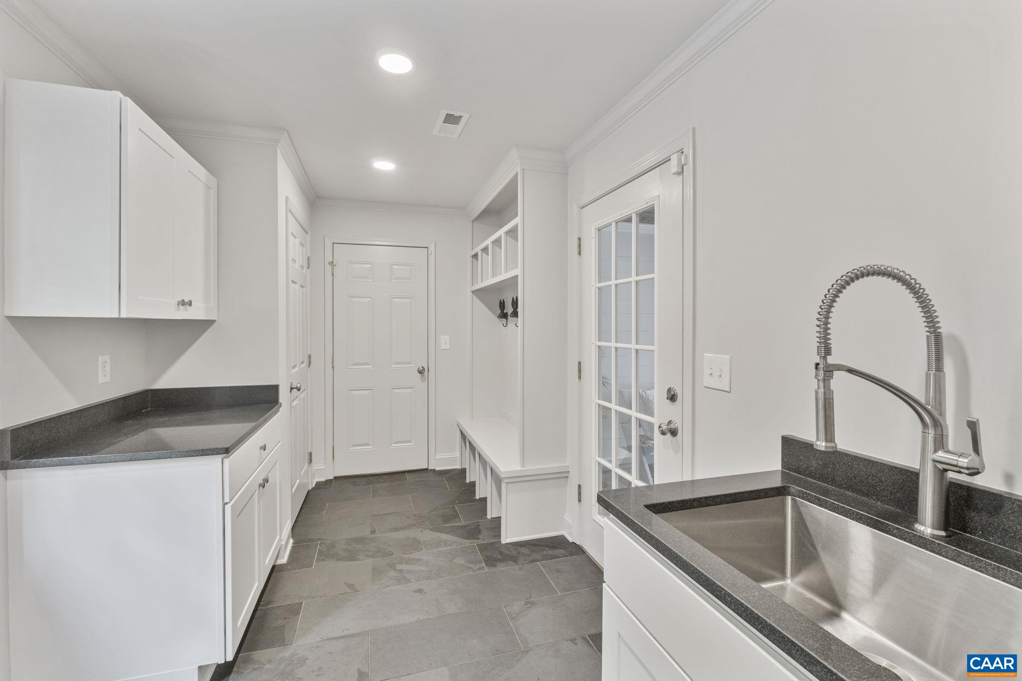 872 FLORDON DR