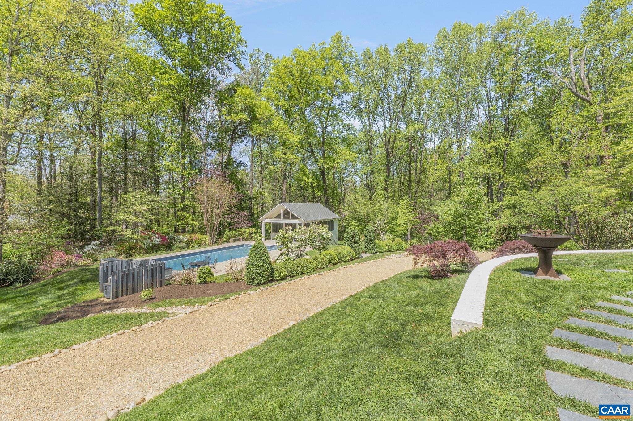 872 FLORDON DR