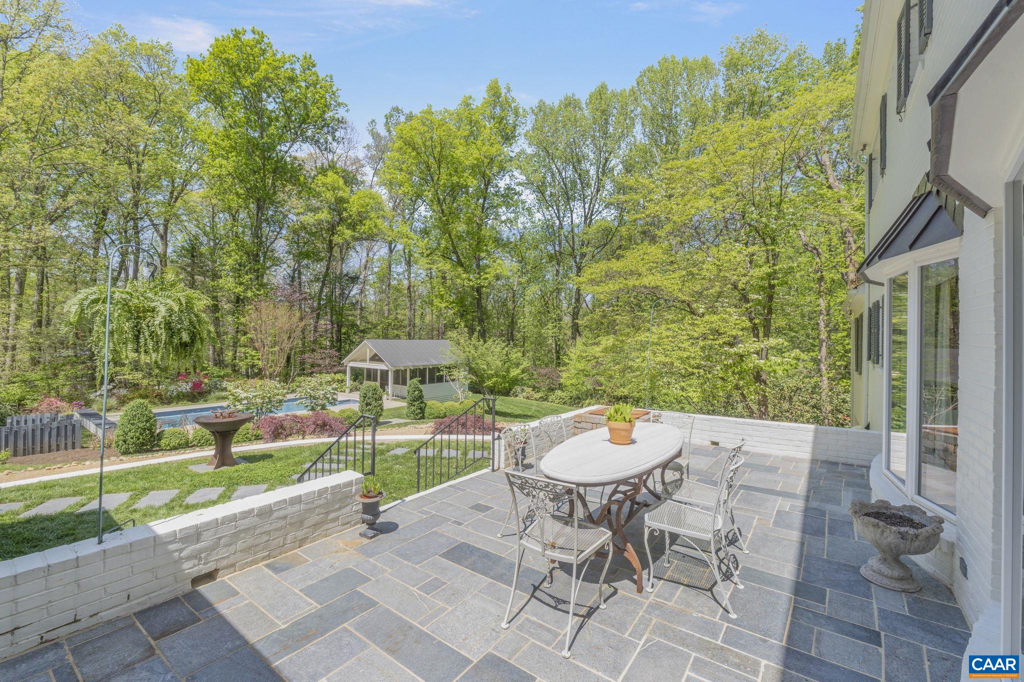 872 FLORDON DR