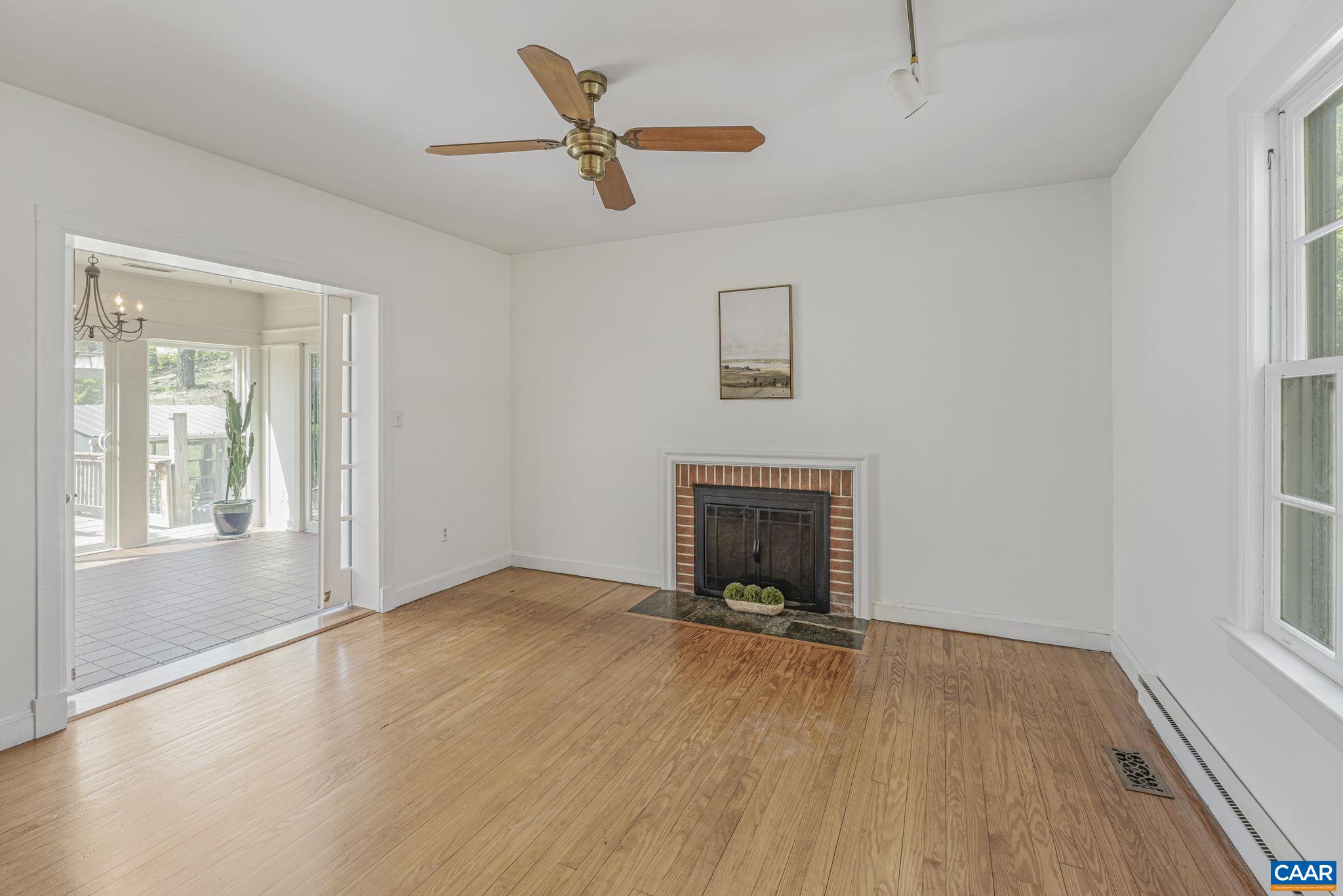 525 DEBENHAM CT