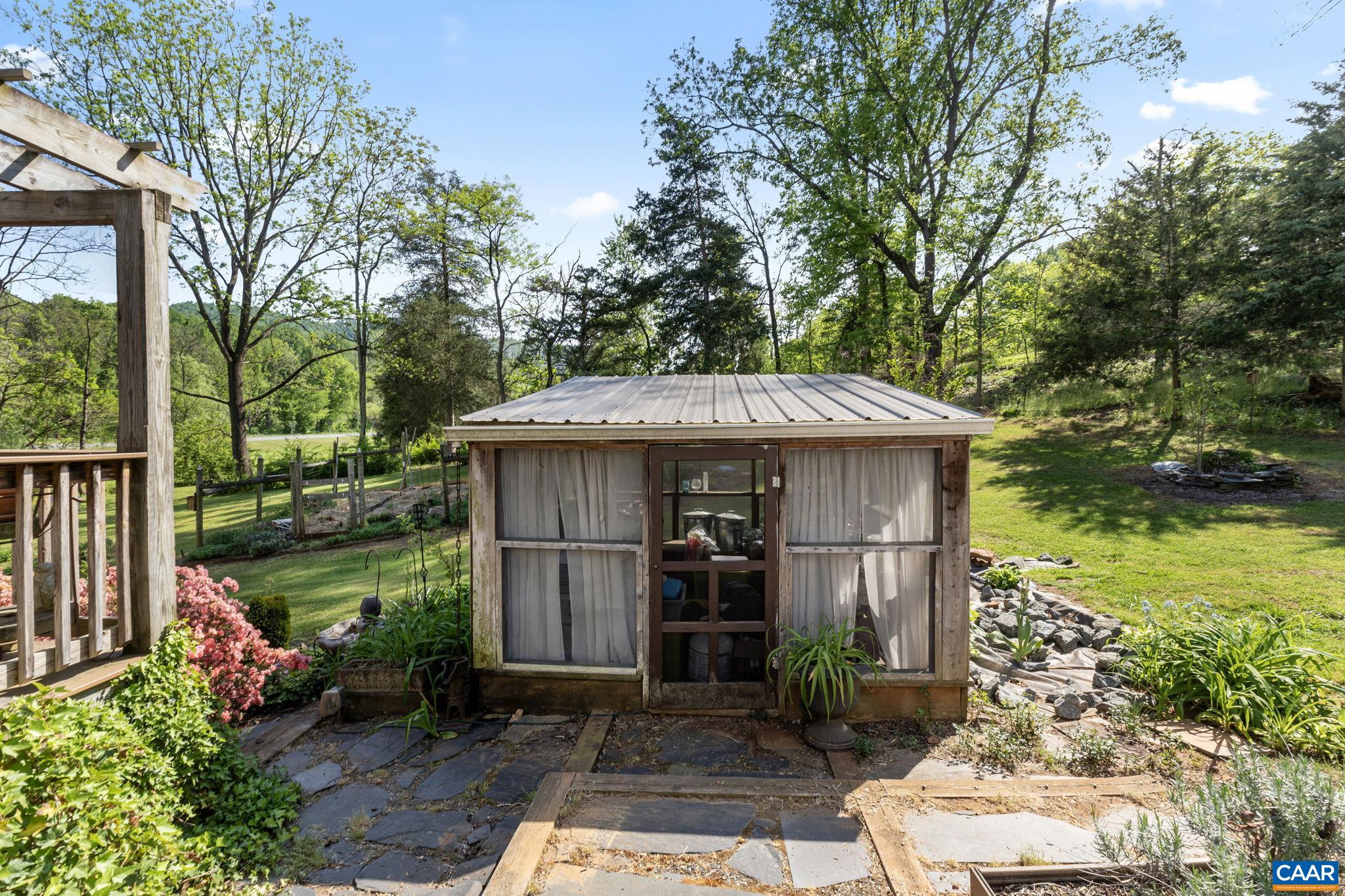 525 DEBENHAM CT