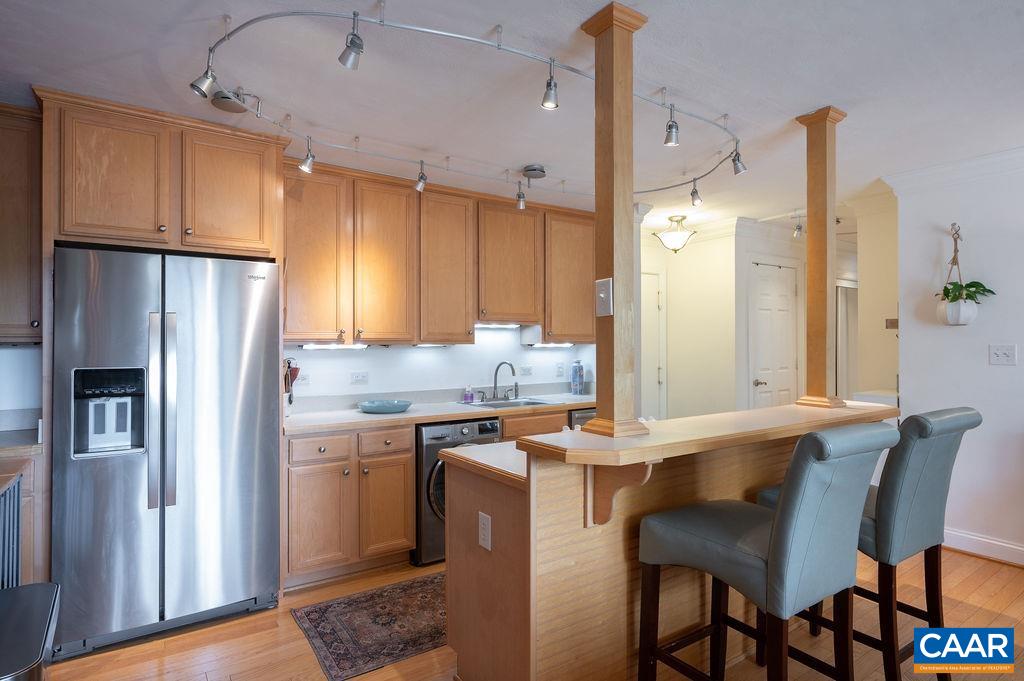1800 JEFFERSON PARK AVE Unit: 305