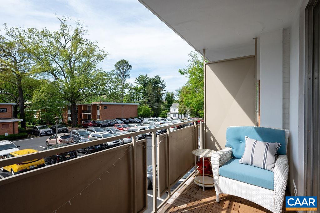1800 JEFFERSON PARK AVE Unit: 305
