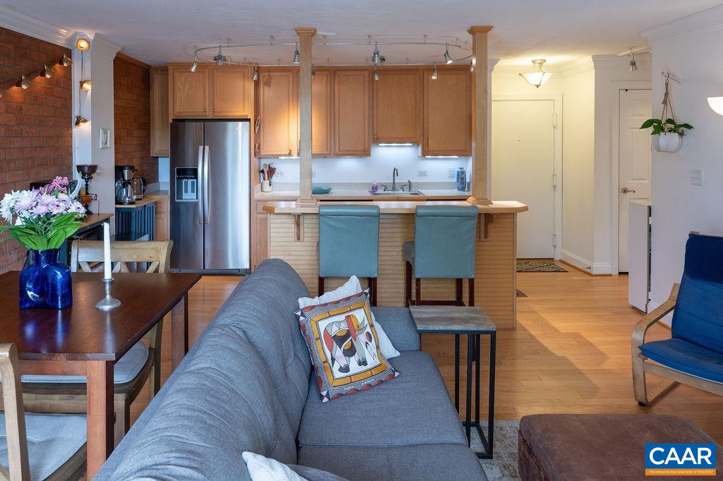 1800 JEFFERSON PARK AVE Unit: 305