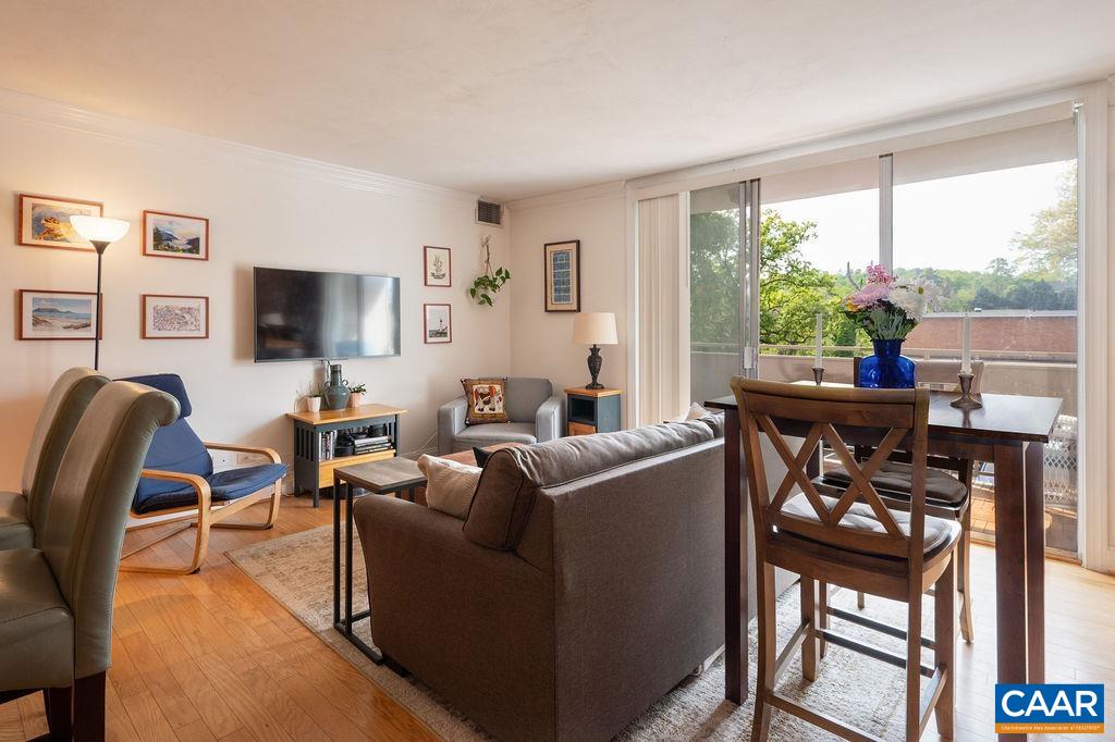 1800 JEFFERSON PARK AVE Unit: 305