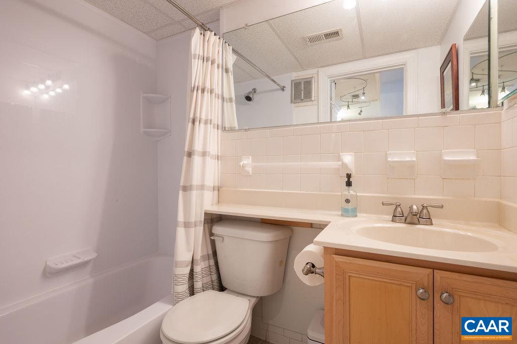 1800 JEFFERSON PARK AVE Unit: 305