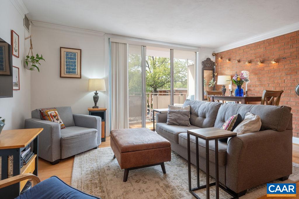 1800 JEFFERSON PARK AVE Unit: 305