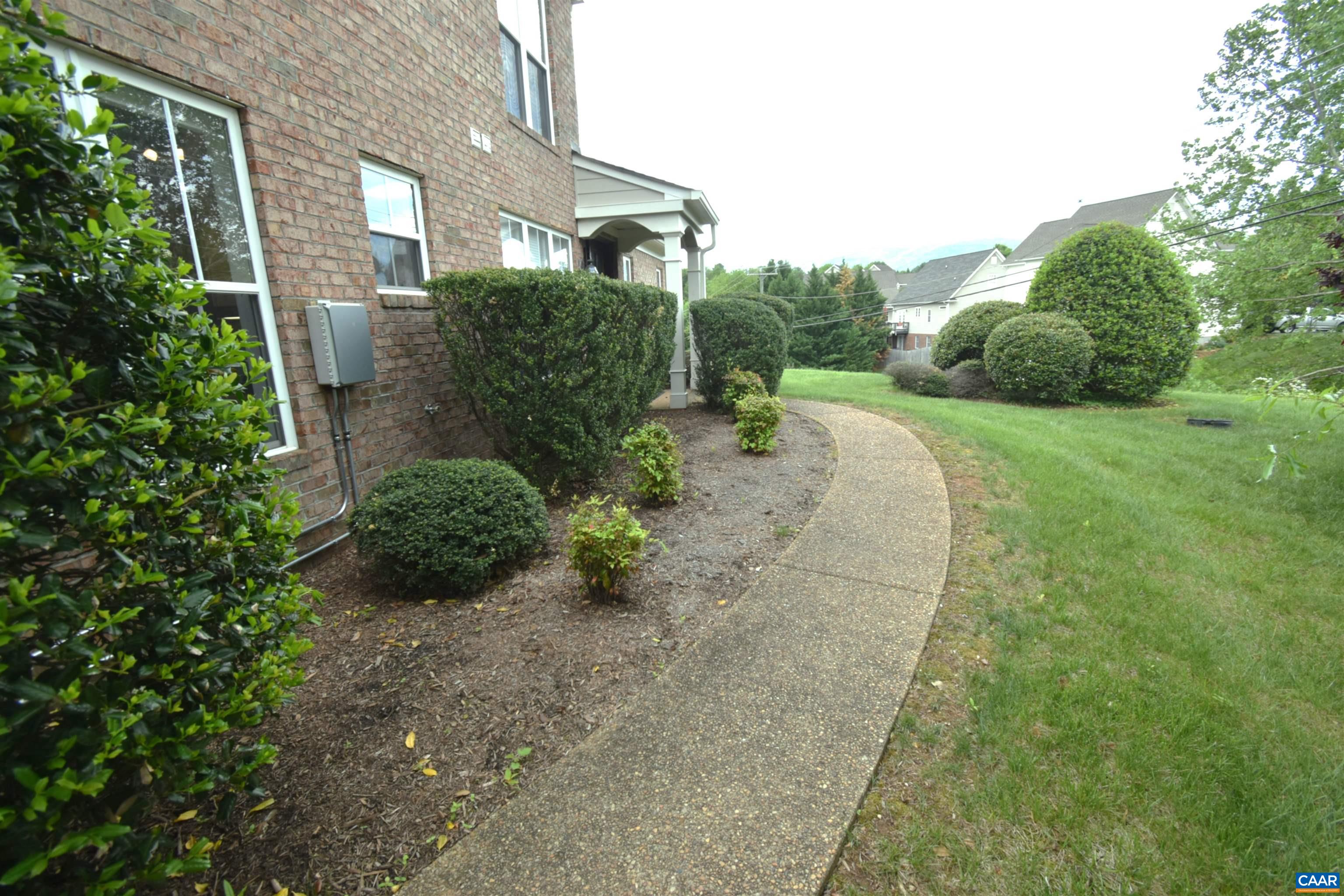 1306 GATE POST LN