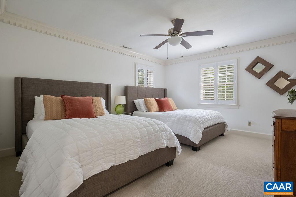 25 BOLLING CIR