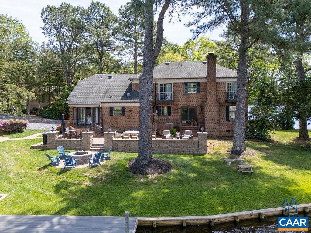 25 BOLLING CIR
