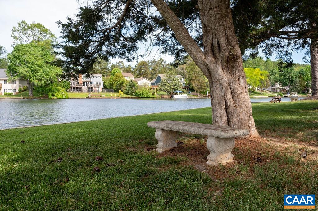 25 BOLLING CIR