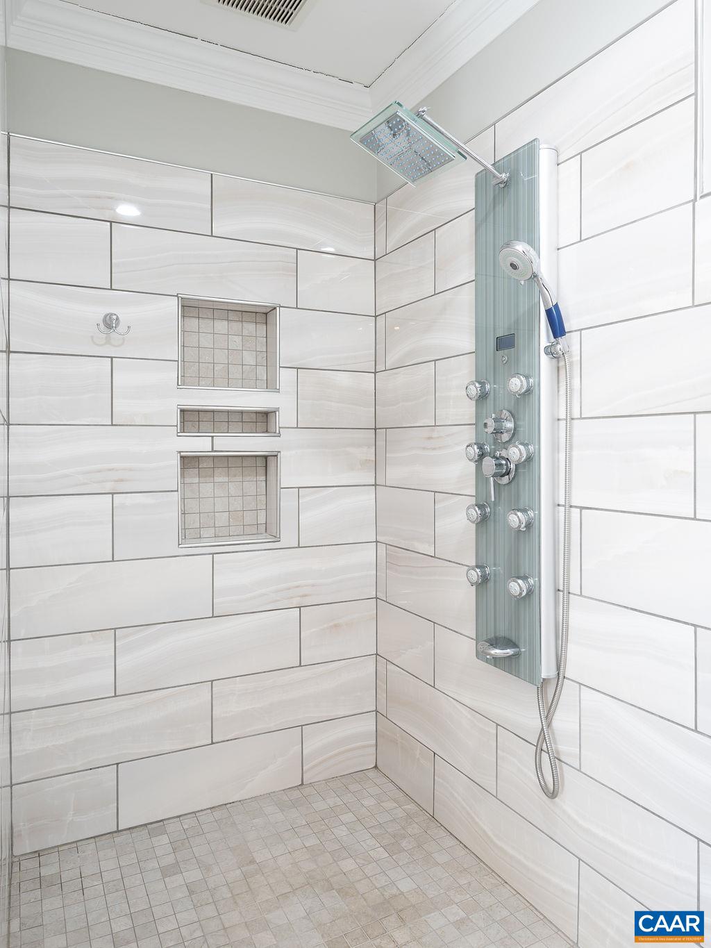25 BOLLING CIR