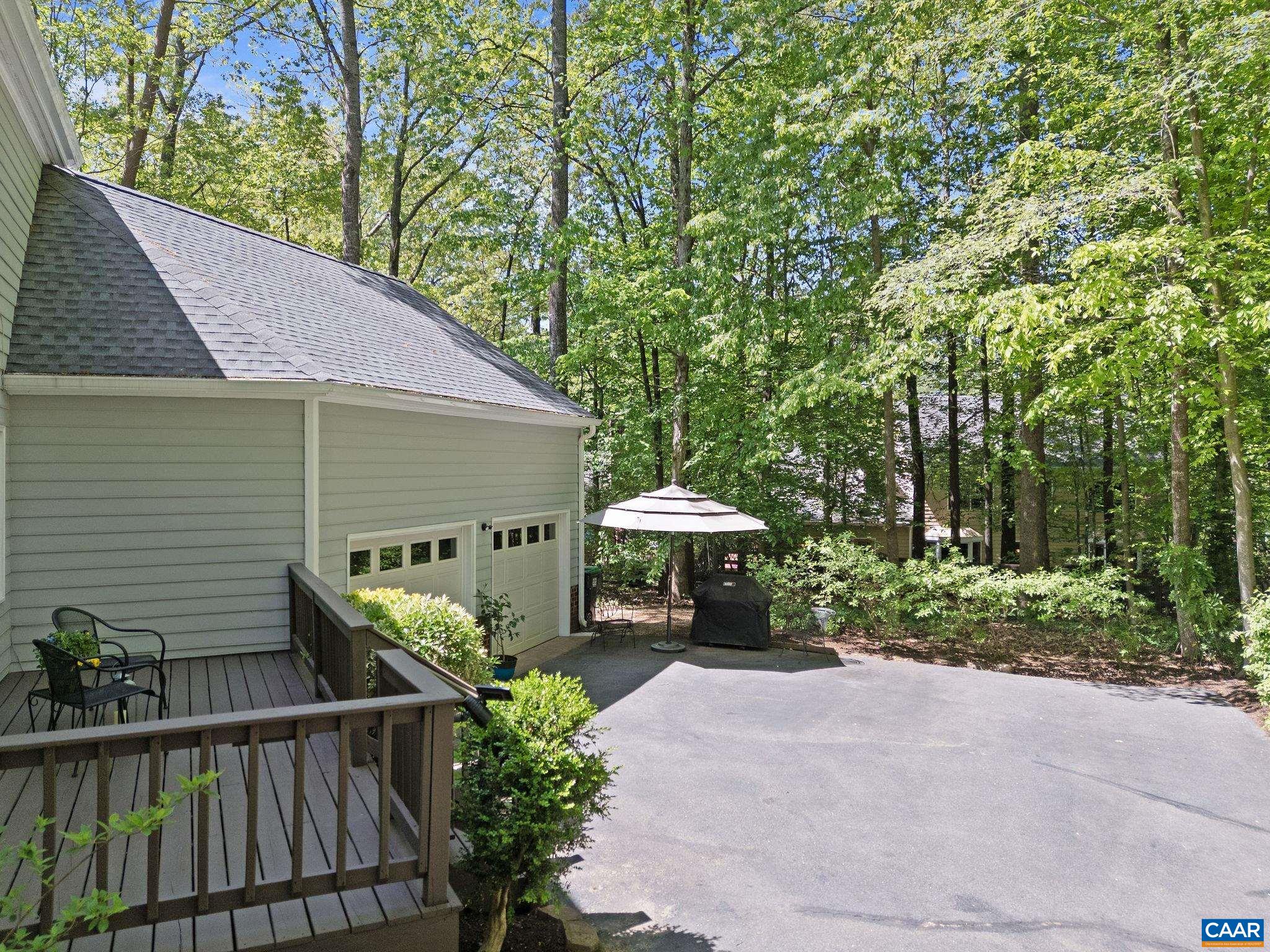 3000 COVE LN