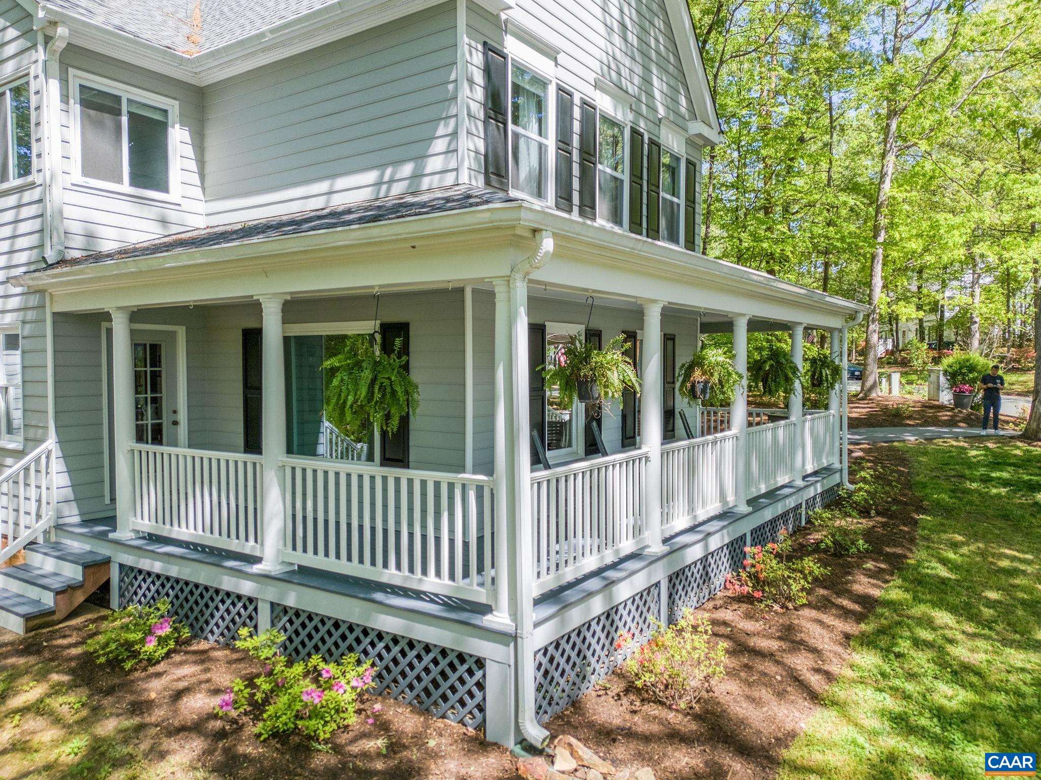 3000 COVE LN