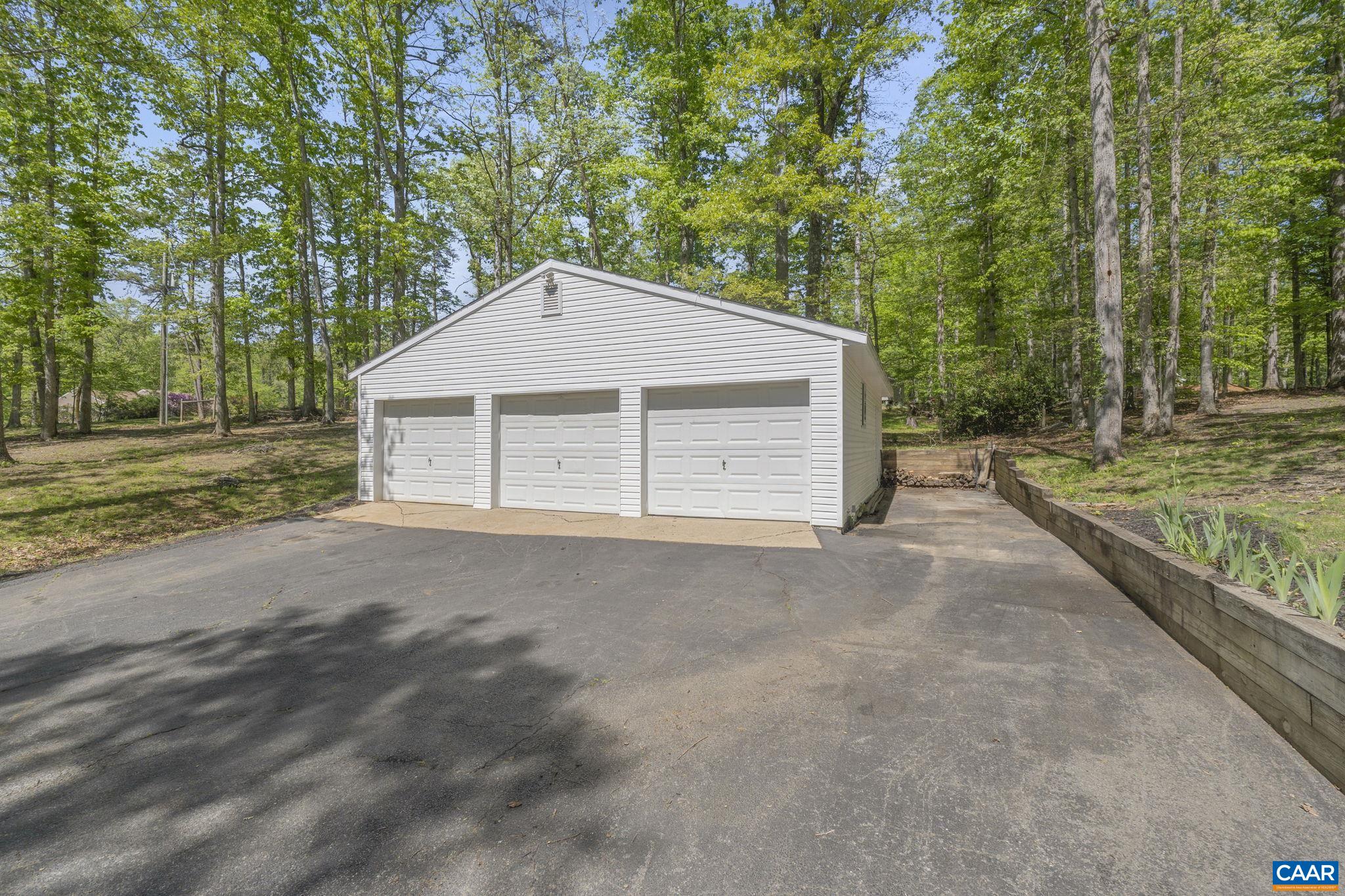 1025 SHADWELL RD