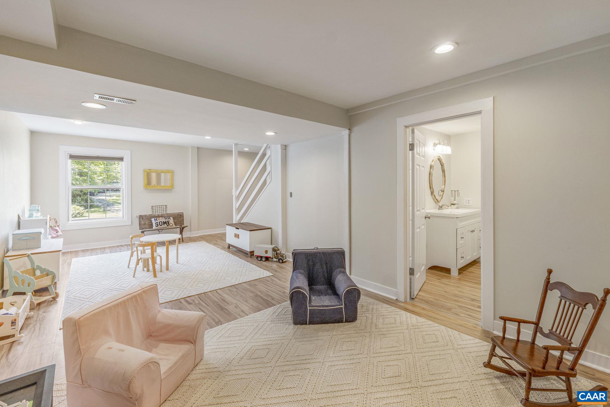 1025 SHADWELL RD