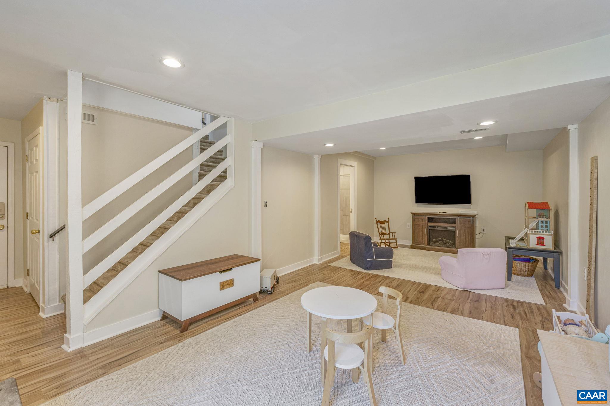 1025 SHADWELL RD