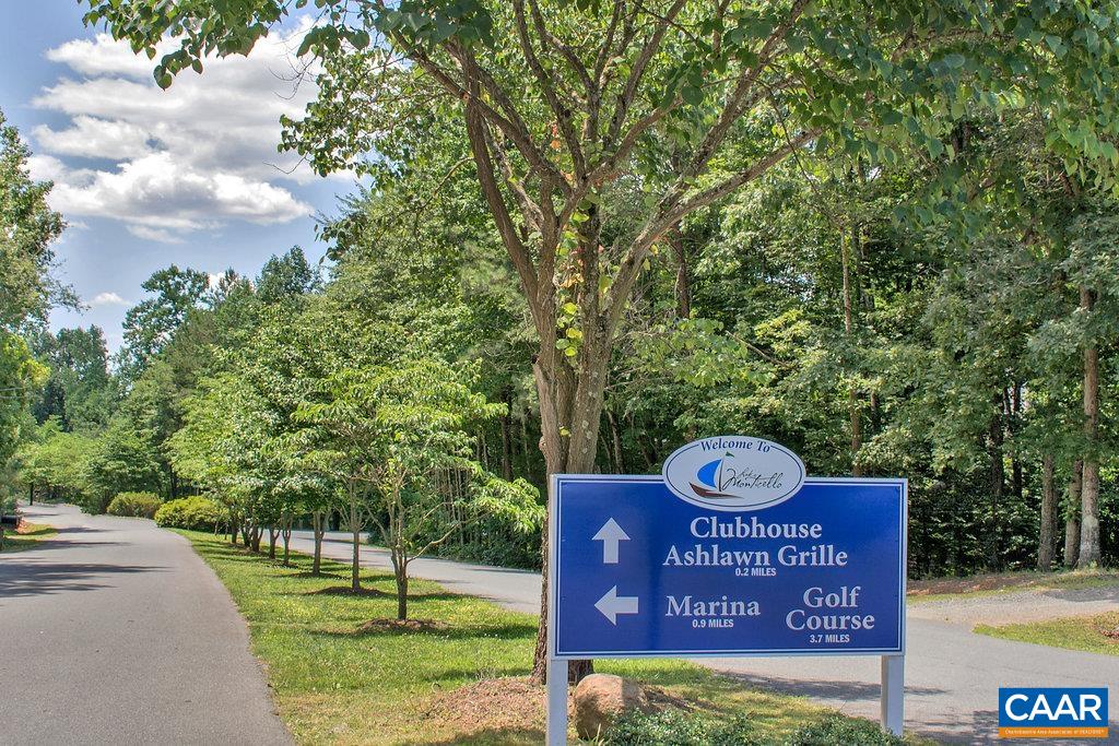 43 TANGLEWOOD RD