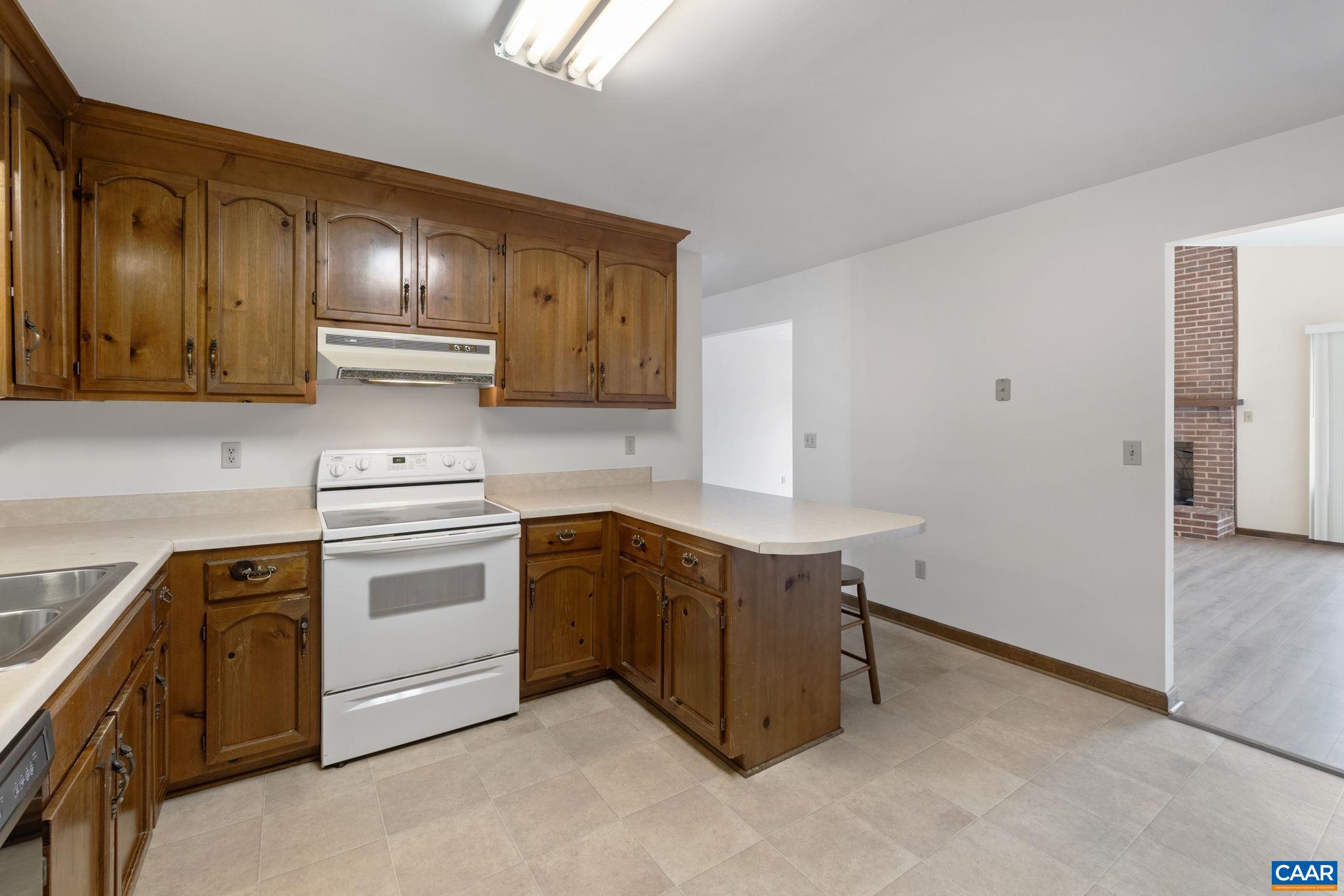 43 TANGLEWOOD RD